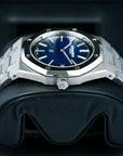 Audemars Piguet Royal Oak Jumbo Extra Thin Blue 15202IP 39mm Titanium Platinum case crown