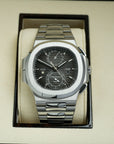 Patek Philippe Nautilus 5990/1A lug case front