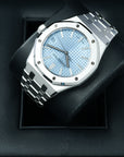 Audemars Piguet Royal Oak Ice Blue 50th 155550 lug case upper left