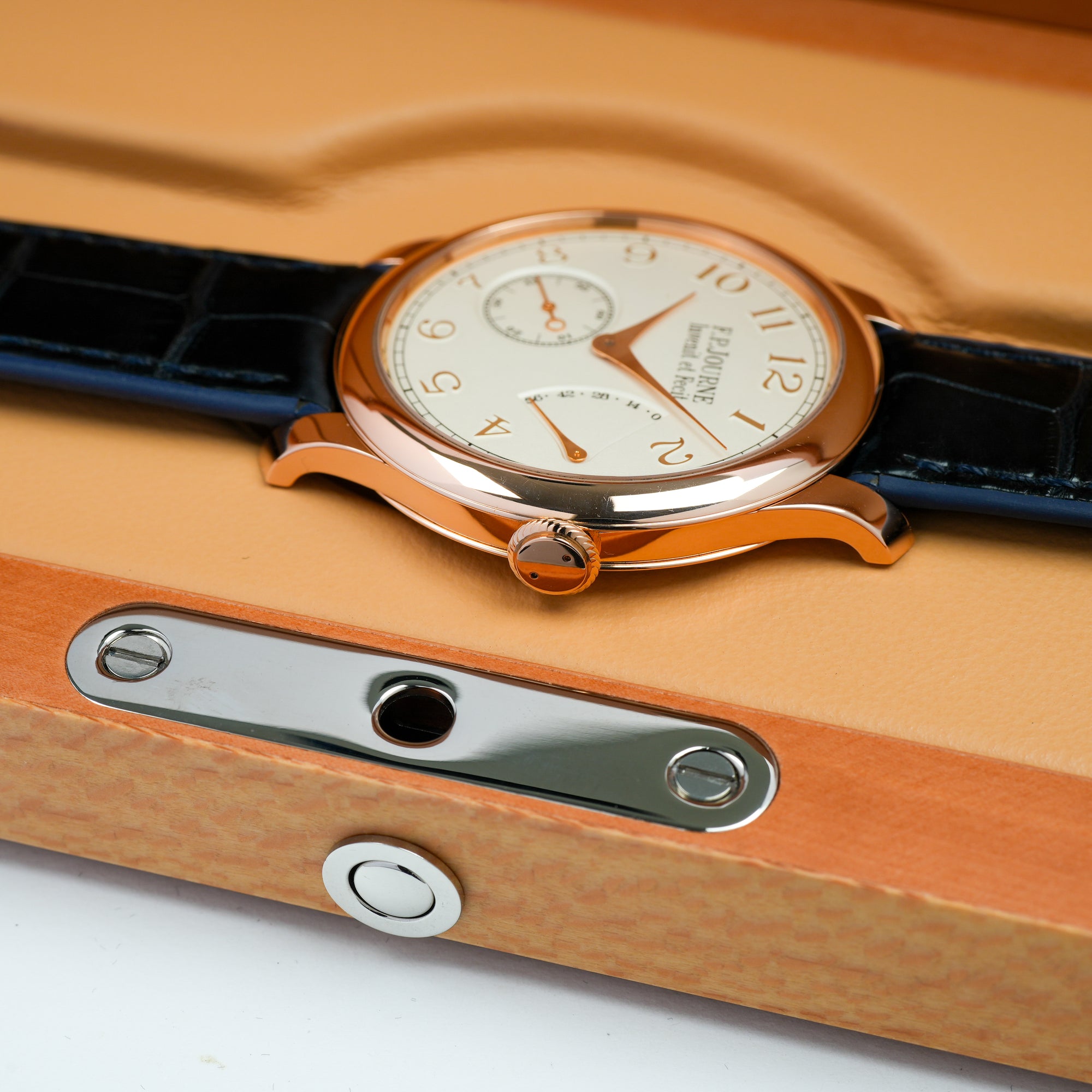 F.P. Journe Chronomètre Souverain CS 40mm case crown
