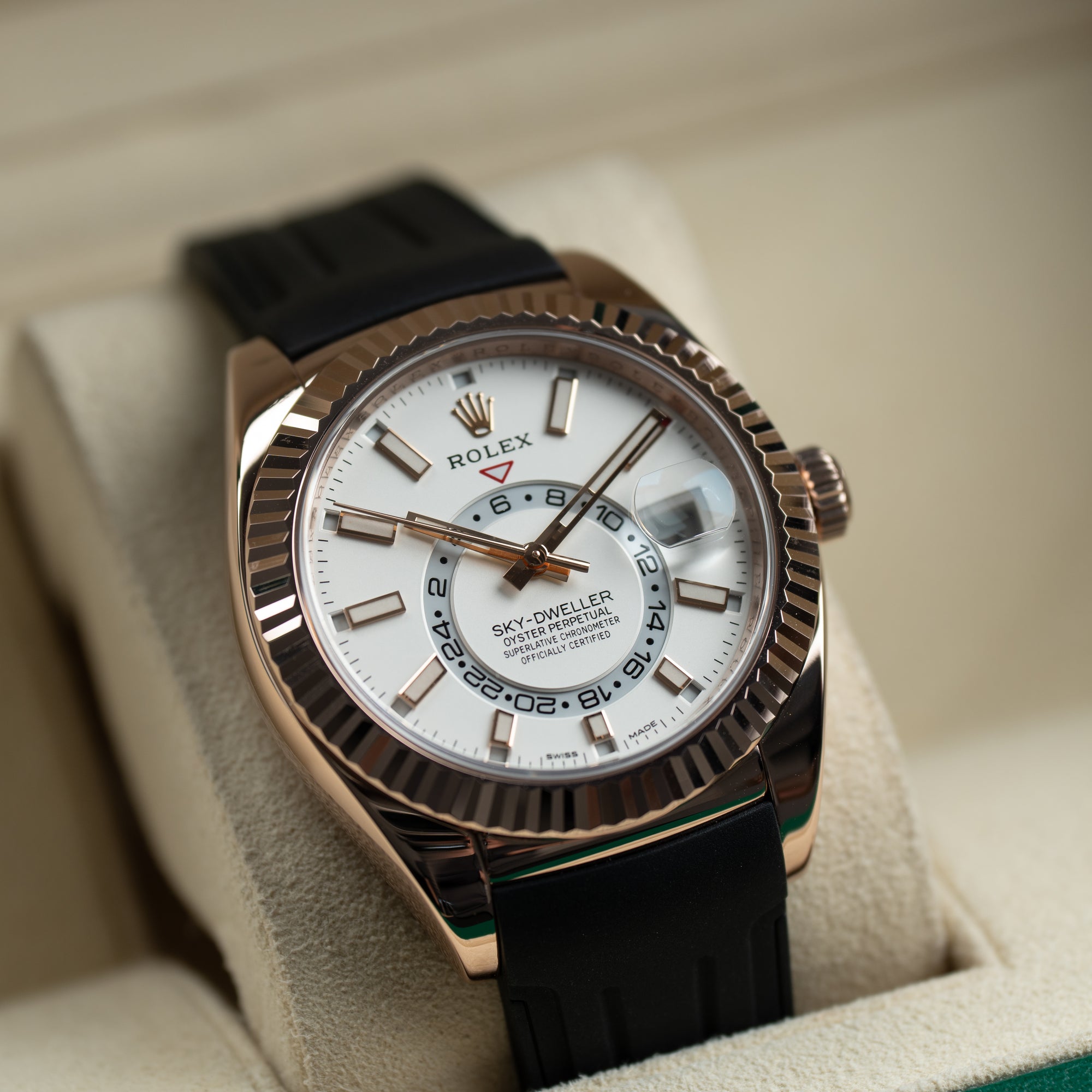 Rolex Sky-Dweller Ivory 42mm High Resolution