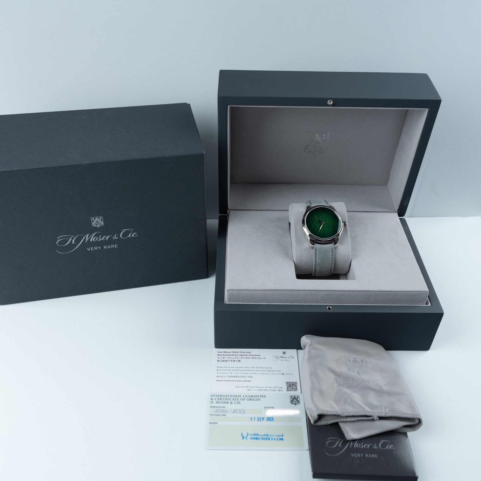 H. Moser &amp; Cie. Endeavour Lime Green 40mm Box &amp; Warranty