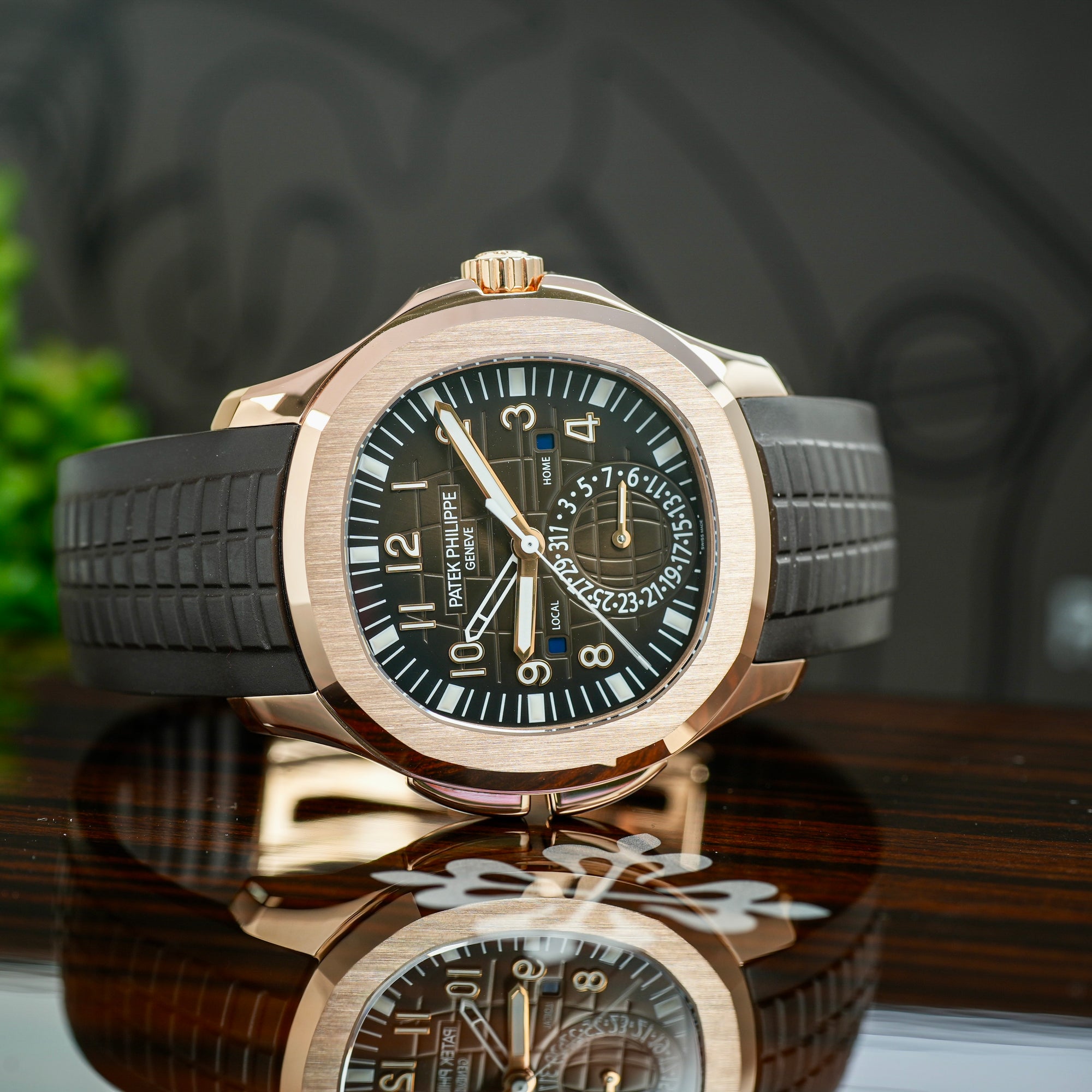 Patek Philippe Aquanaut 5164R-001 Front