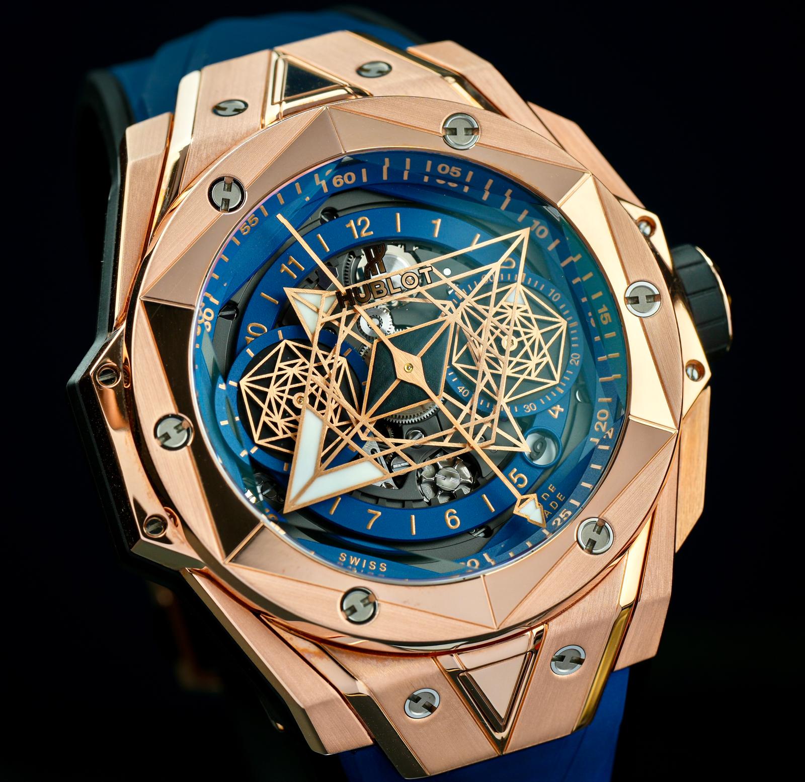 Hublot Big Bang Sang Bleu II King Gold Blue Closeup