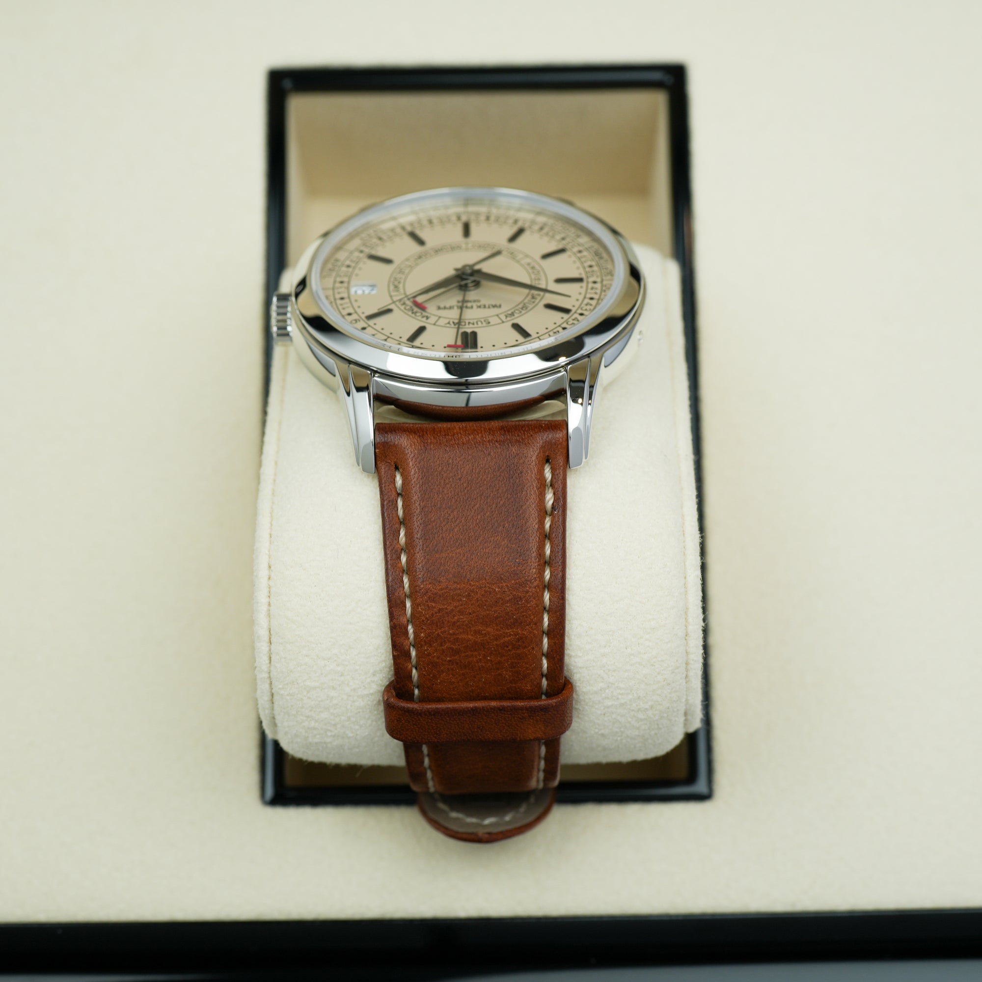 Patek Philippe Calatrava Weekly Calendar 5212A-001 40mm case strap