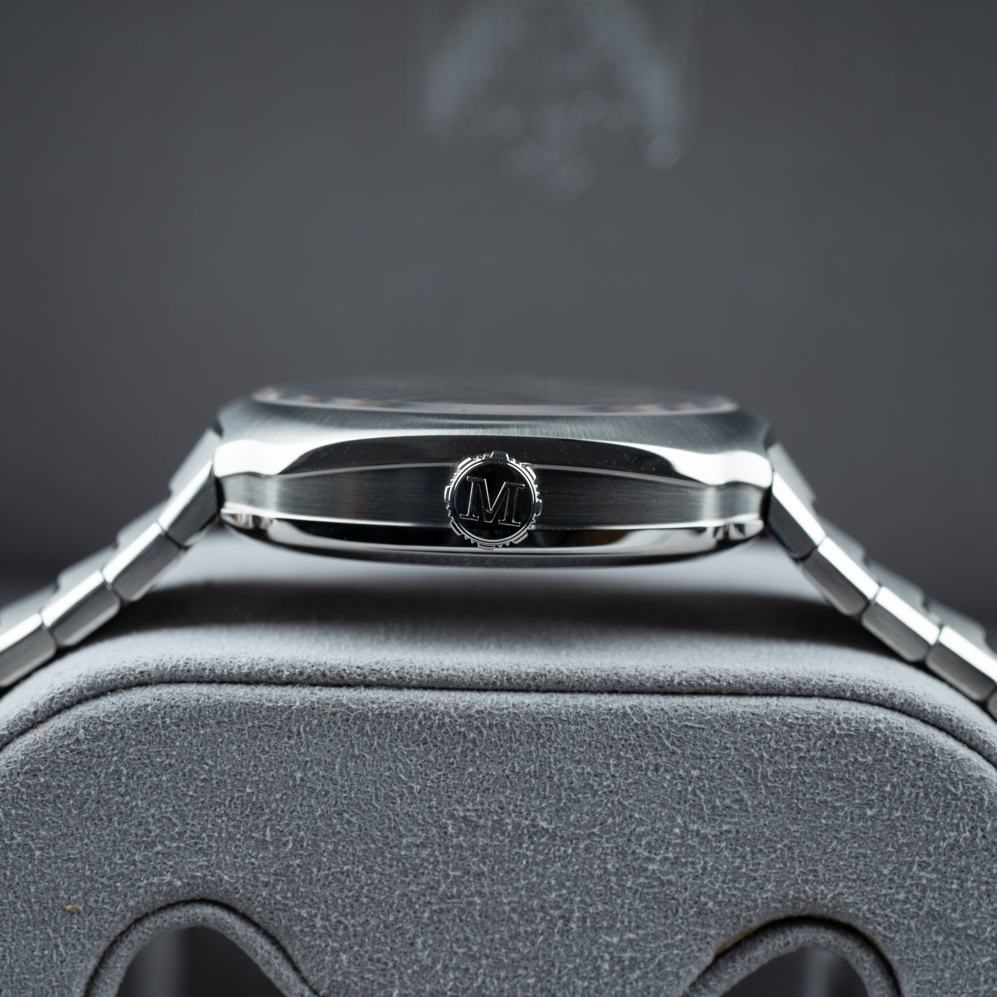 H. Moser &amp; Cie Streamliner Smoked Salmon Dial 40mm lug