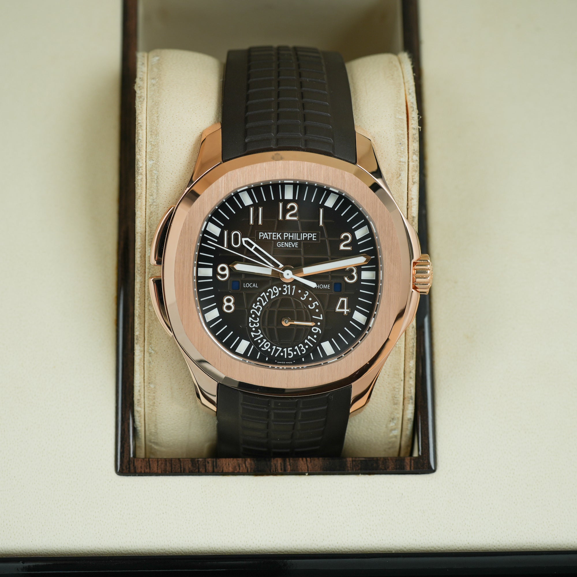 Patek Philippe Aquanaut 5164R-001  front