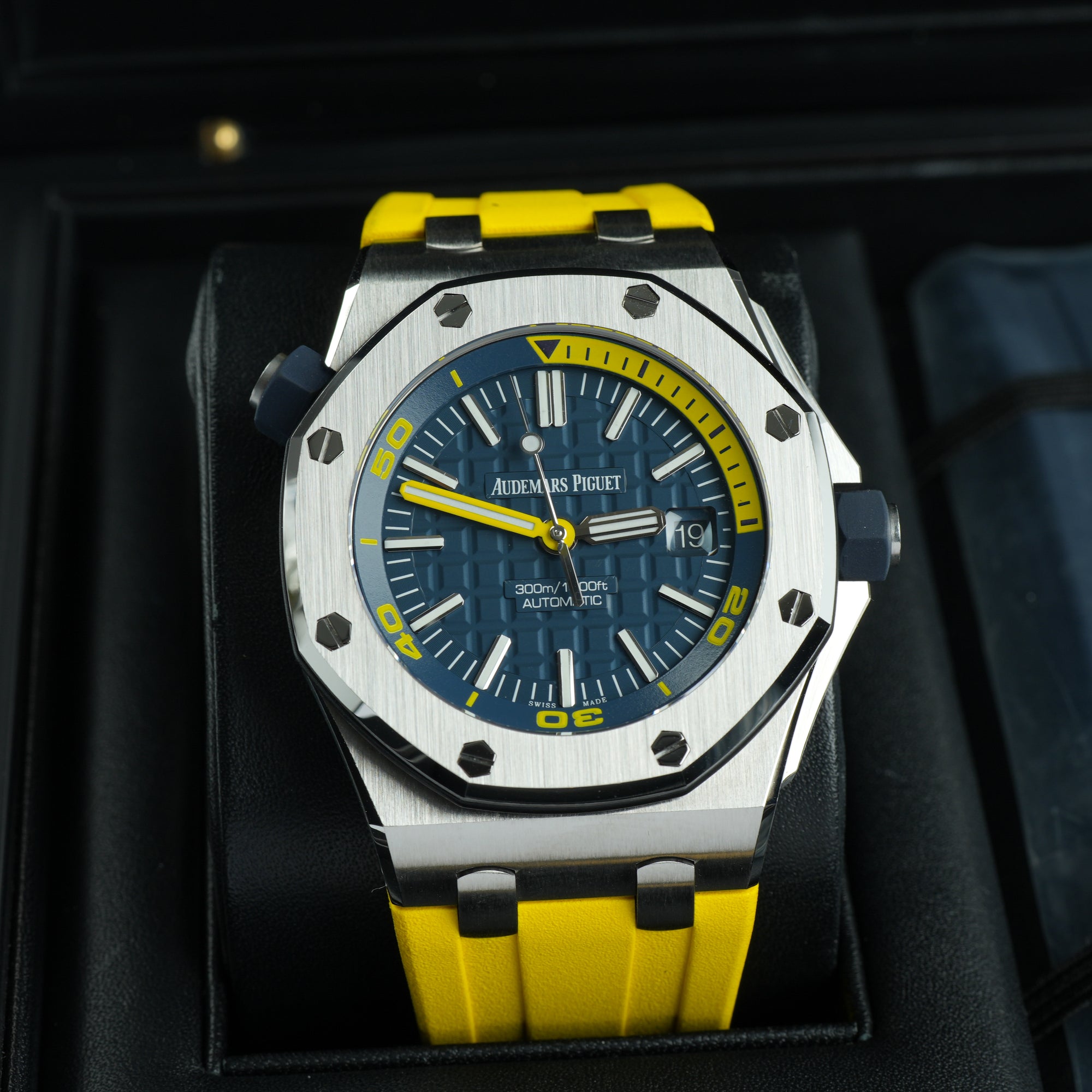 Audemars Piguet Royal Oak Offshore 42 Diver Funky Colour 