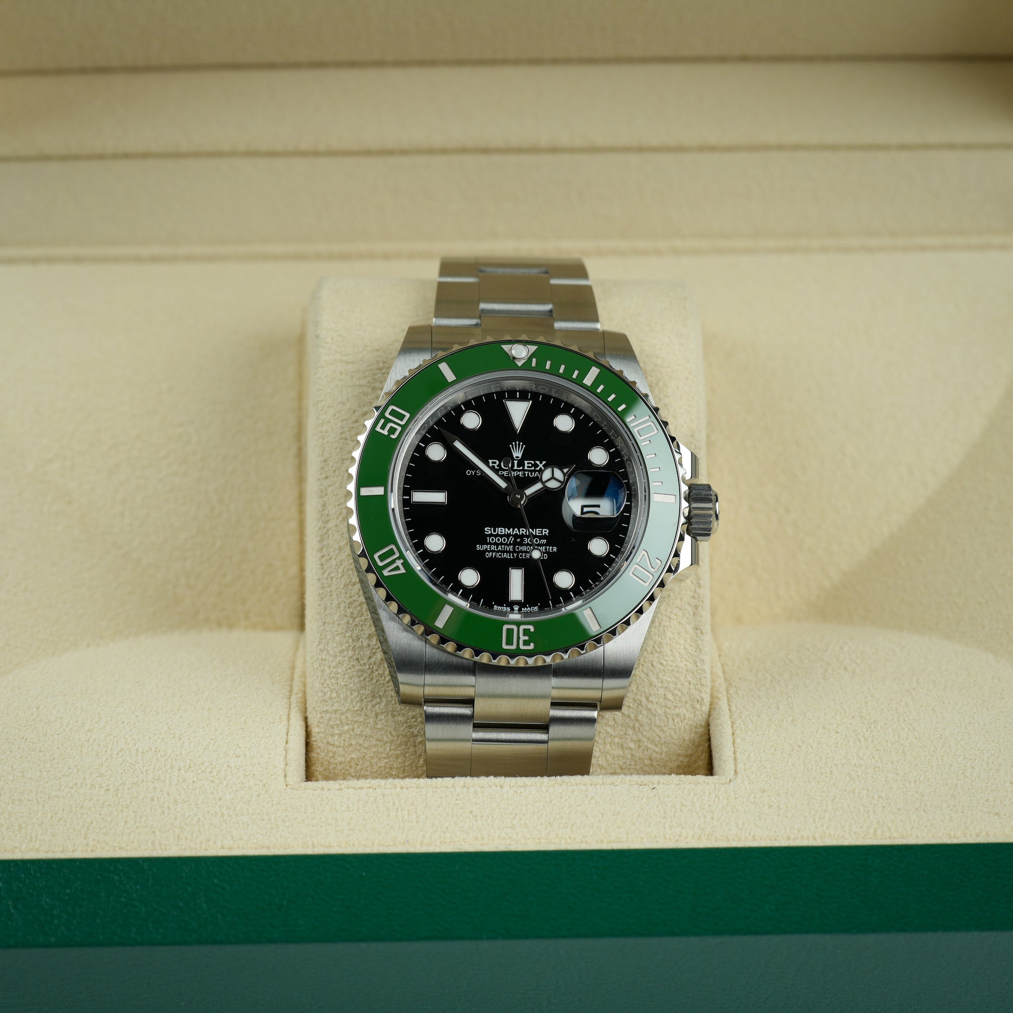 Rolex Submariner Date Starbucks 41mm case lug front