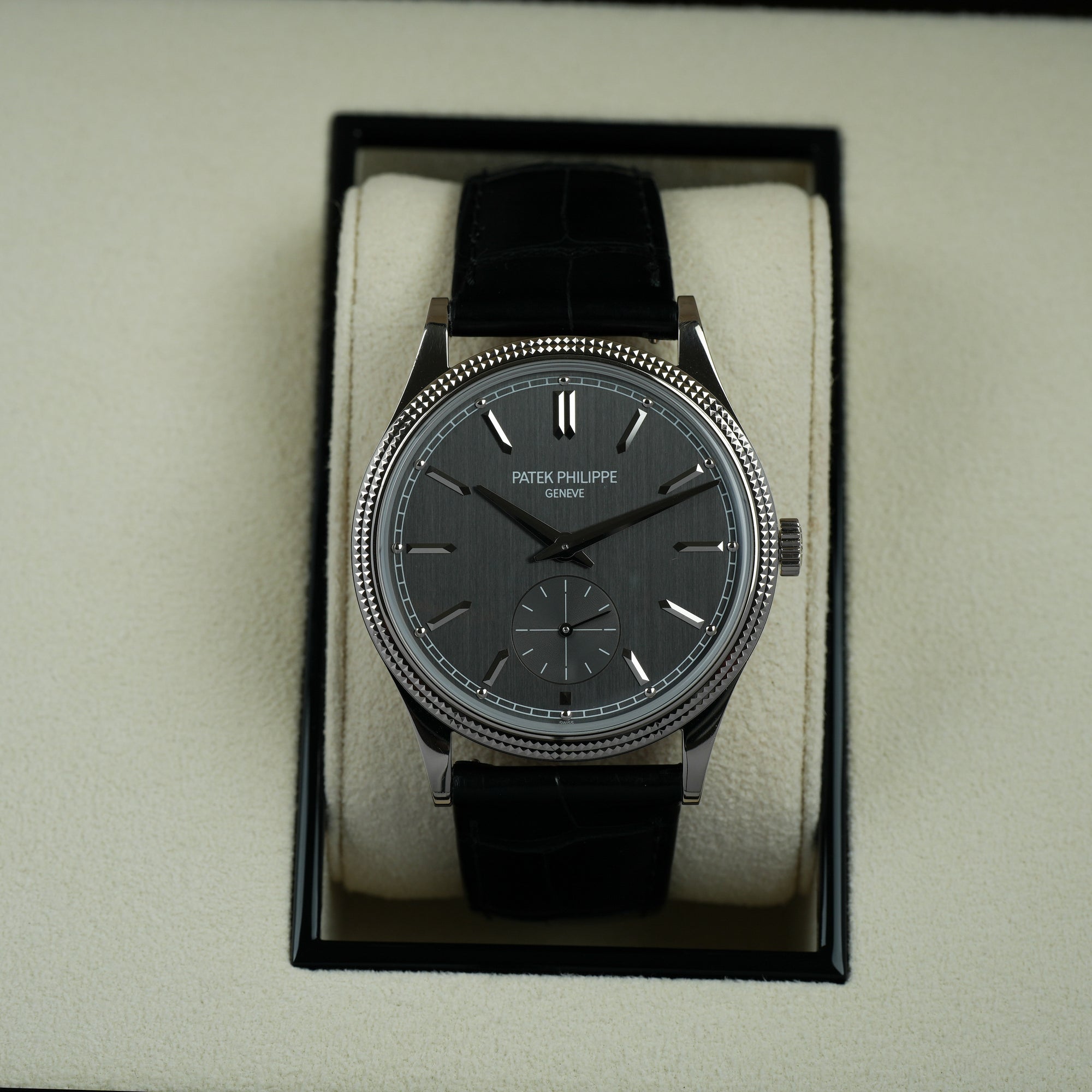 Patek Philippe Calatrava 6119G case bezel