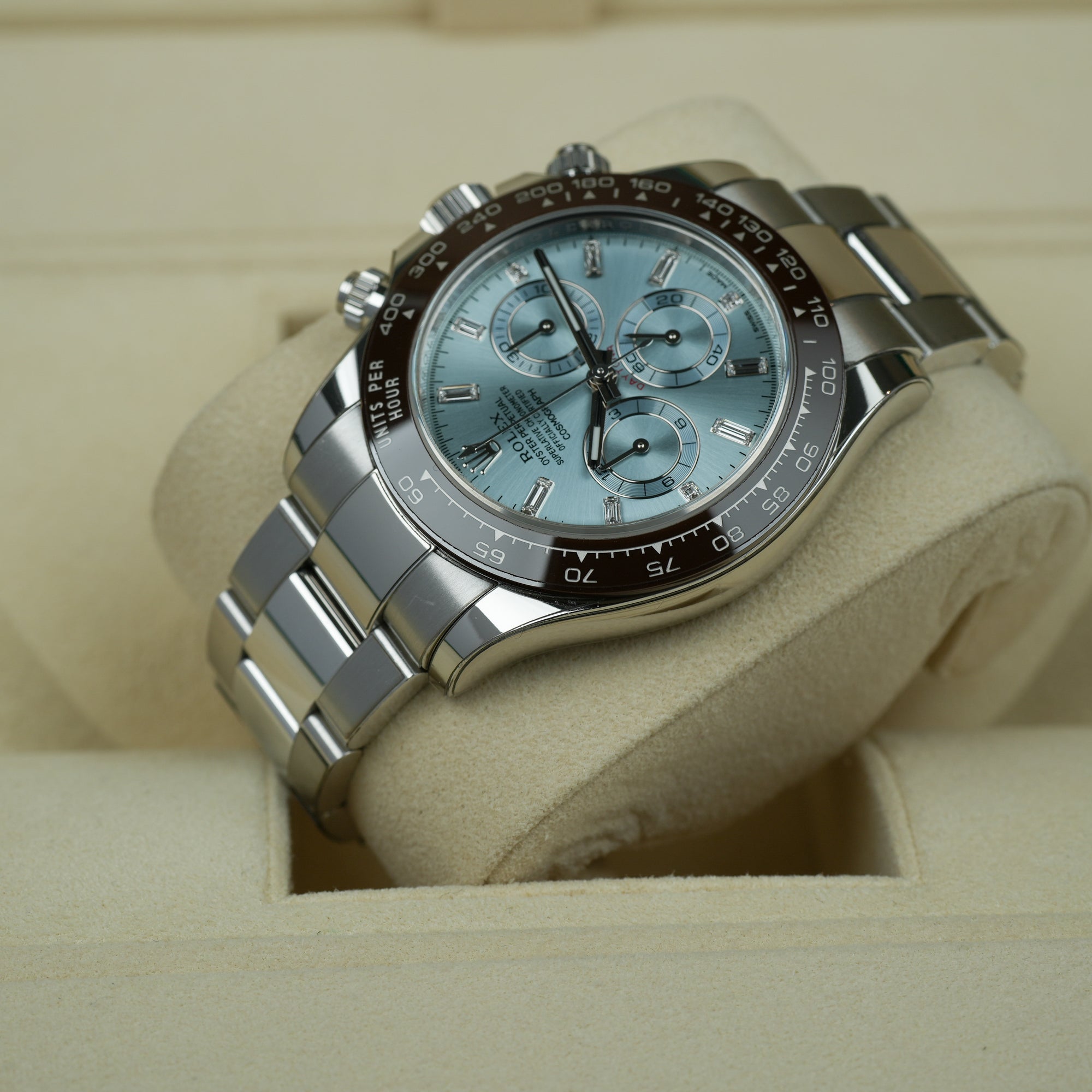 Rolex Daytona Ice Blue Platinum Baguette 116506 case lug upper left