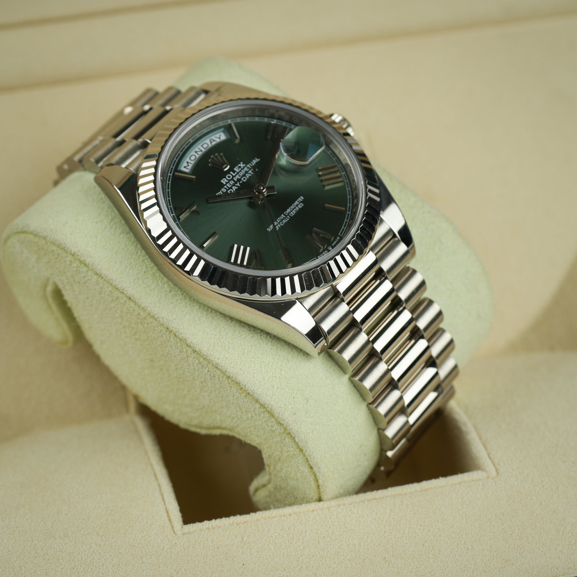 Rolex Day-Date Olive White Gold 40mm left lower lug