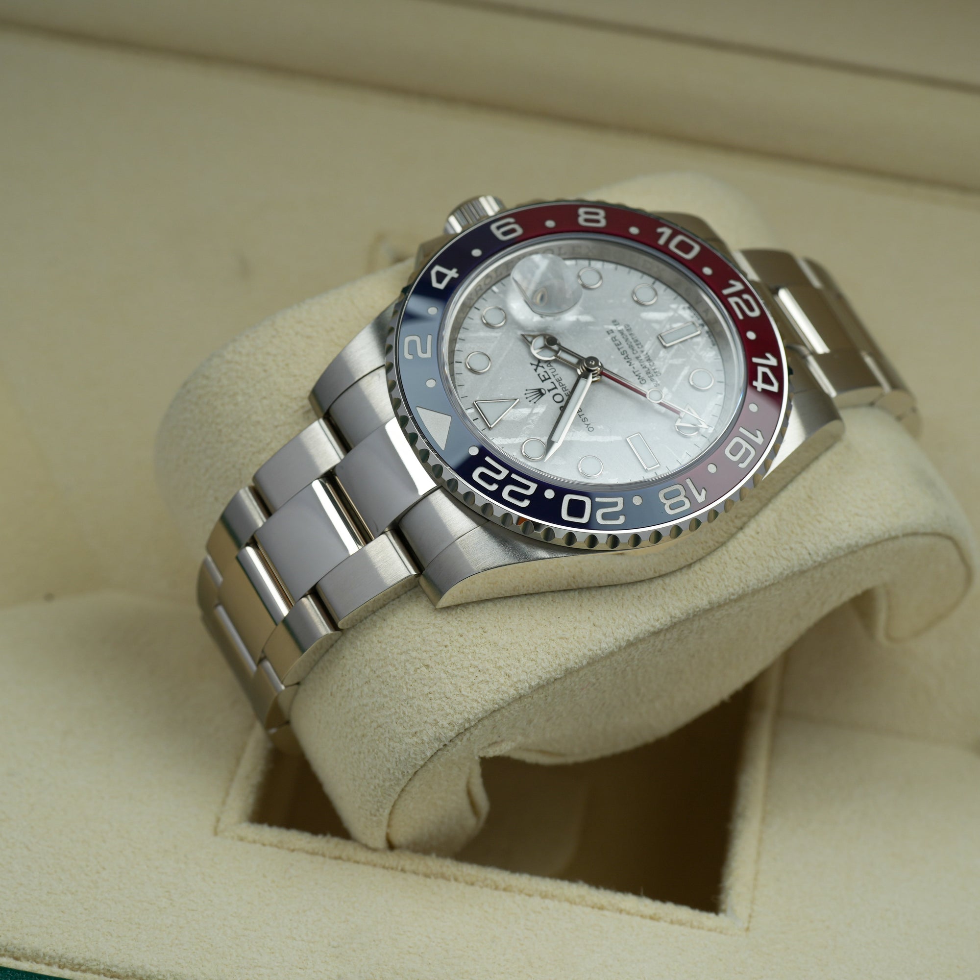 Rolex GMT-Master II 126719BLRO Meteorite lug case left upper