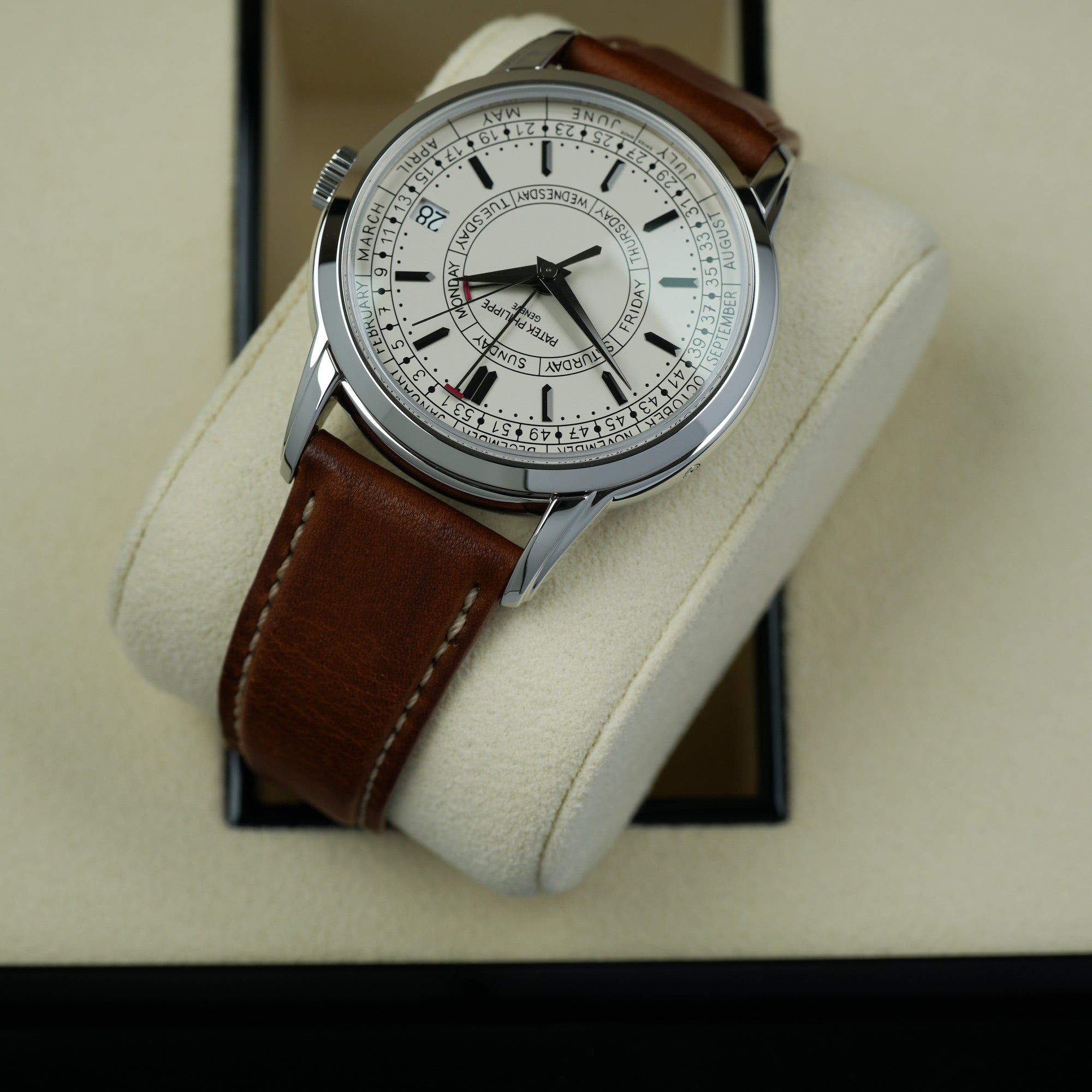 Patek Philippe Calatrava Weekly Calendar 5212A-001 40mm left upper lug