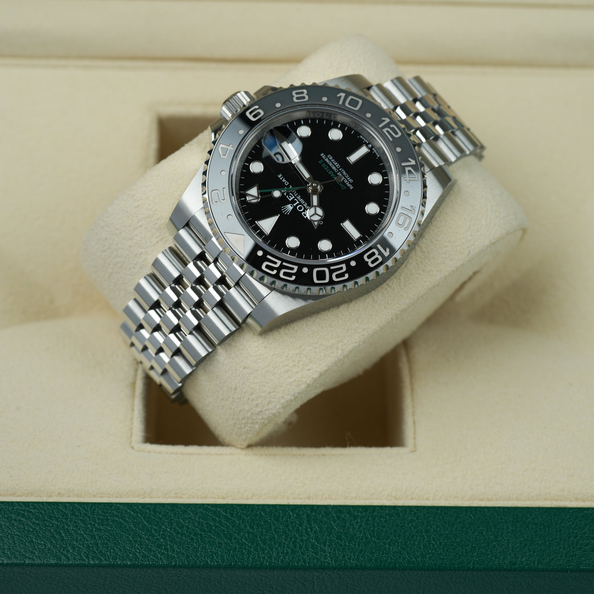 Rolex GMT-Master II 126710GRNR 40mm left upper lug