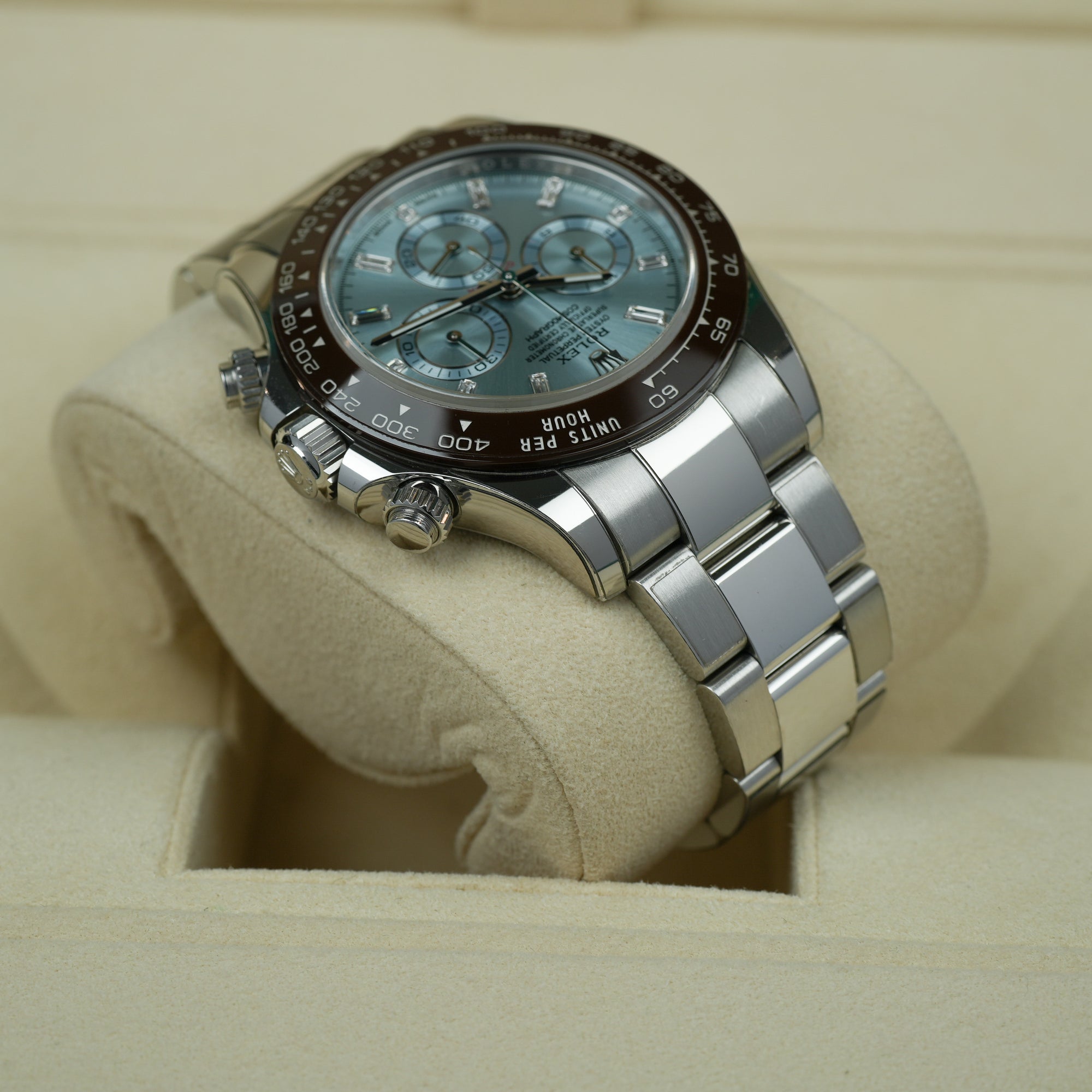 Rolex Daytona Ice Blue Platinum Baguette 116506 case lug upper right
