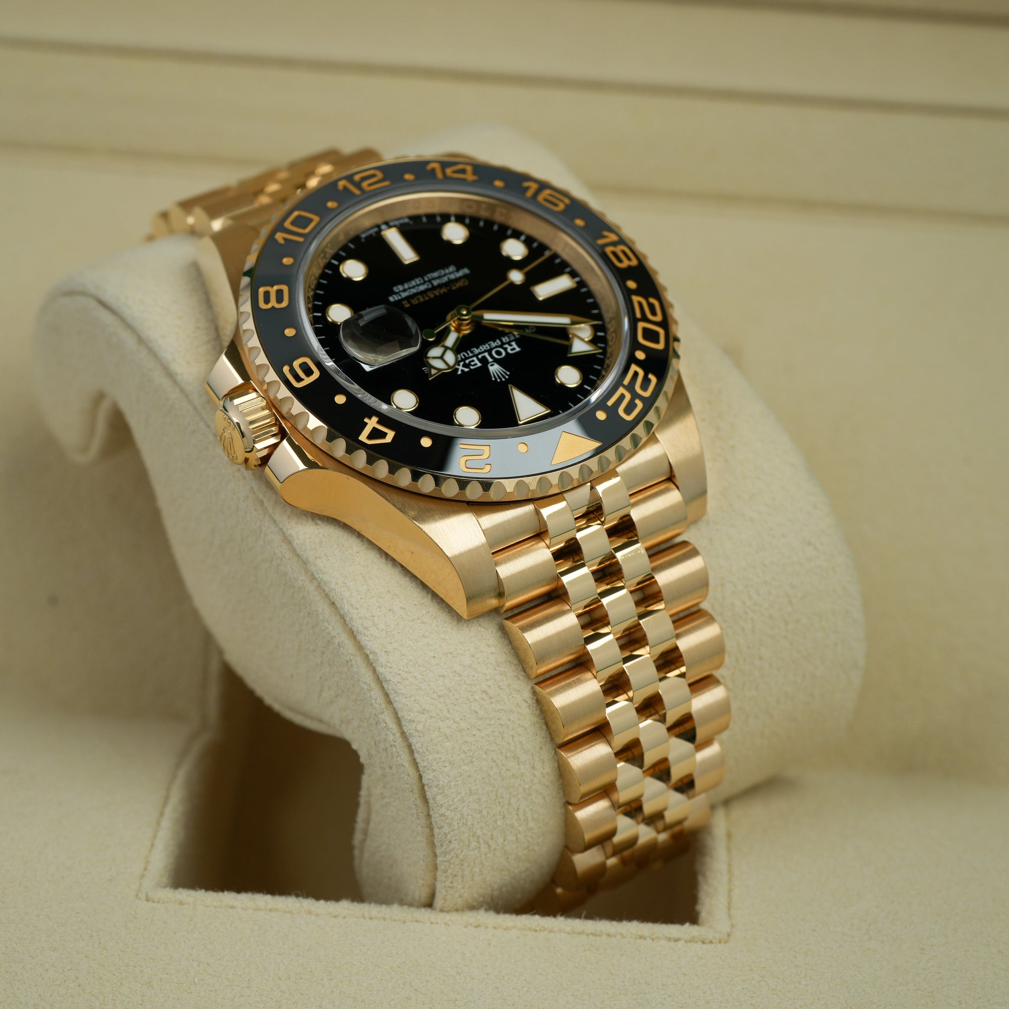 Rolex GMT-Master II 126718GRNR case lug  right upper