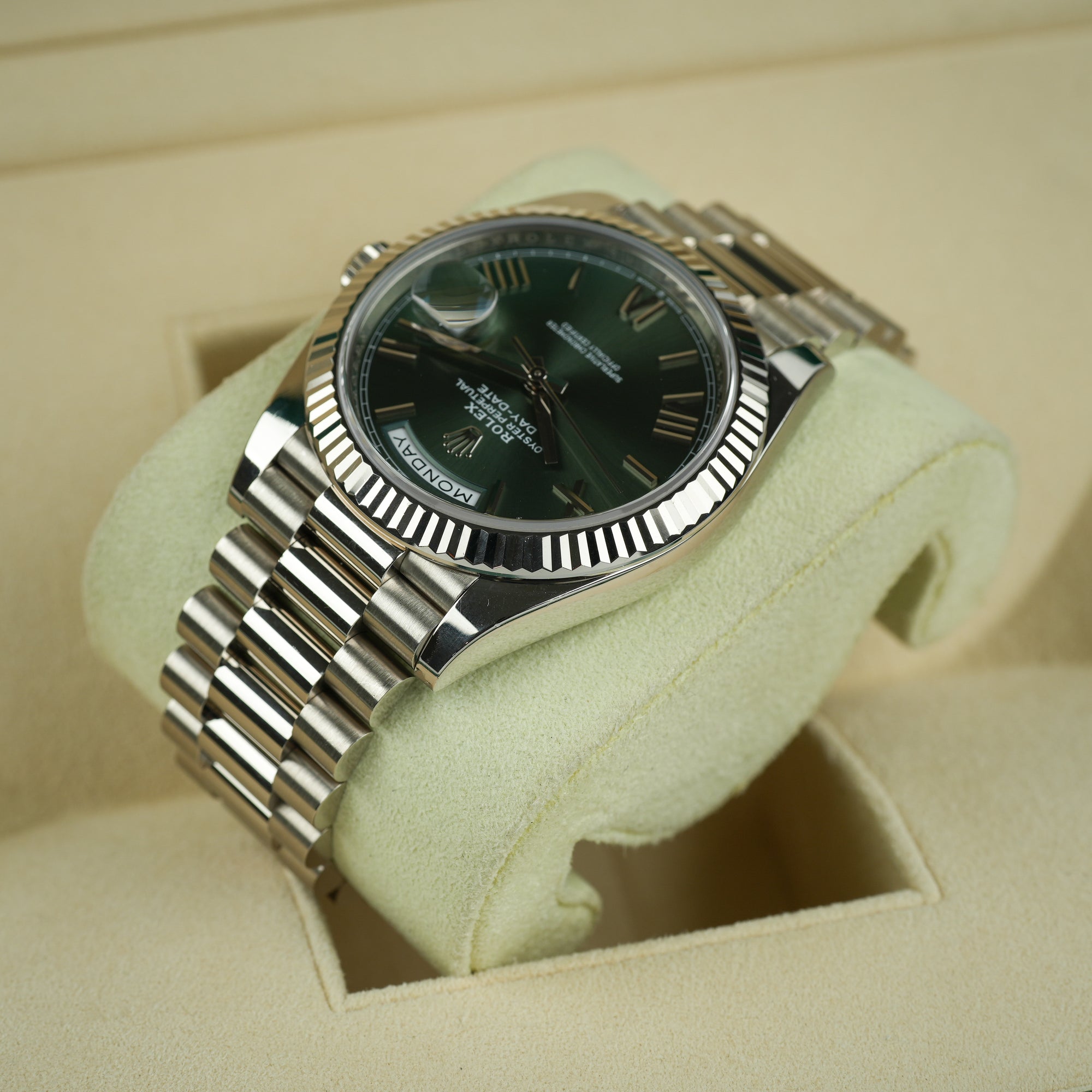 Rolex Day-Date Olive White Gold 40mm left upper lug