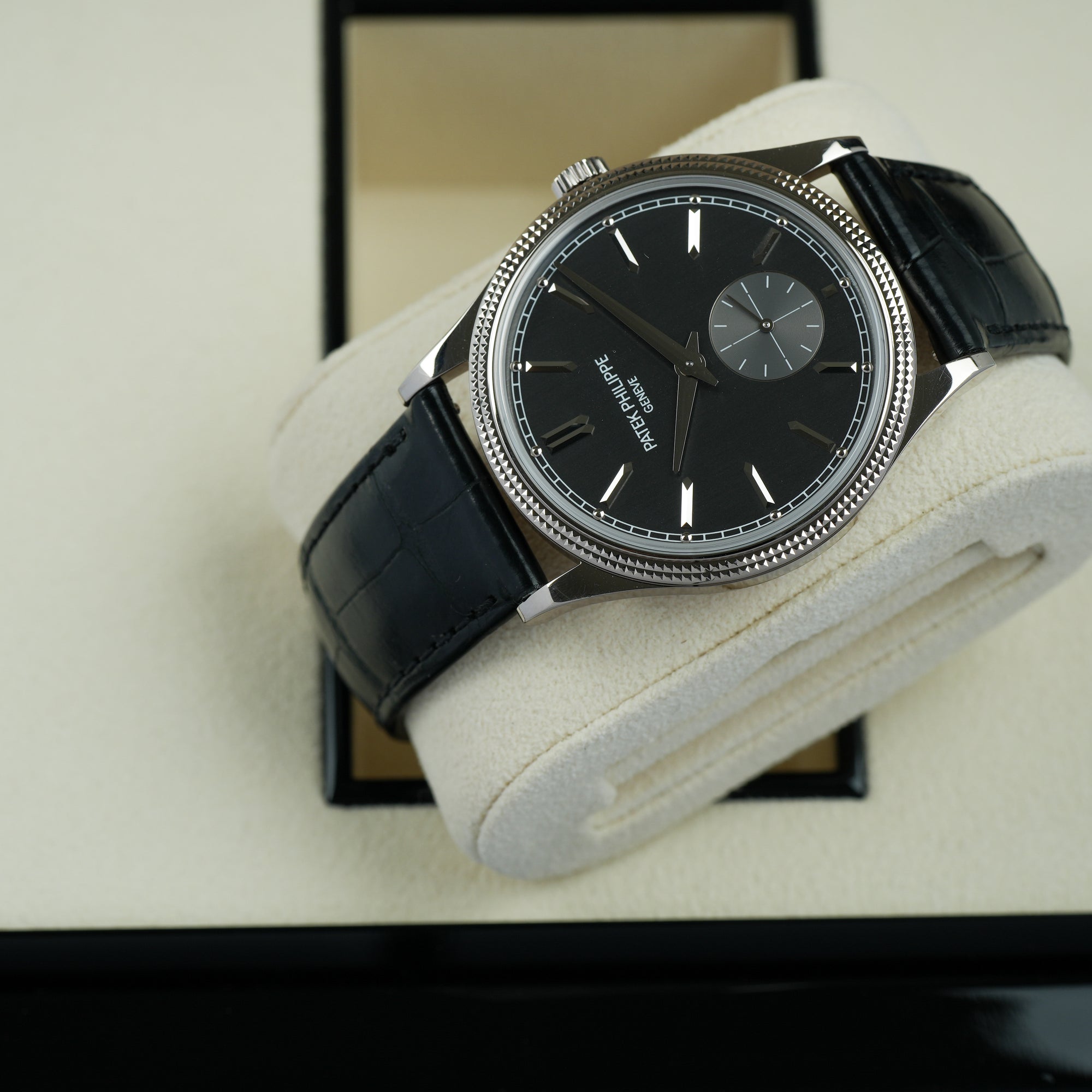 Patek Philippe Calatrava 6119G case bezel