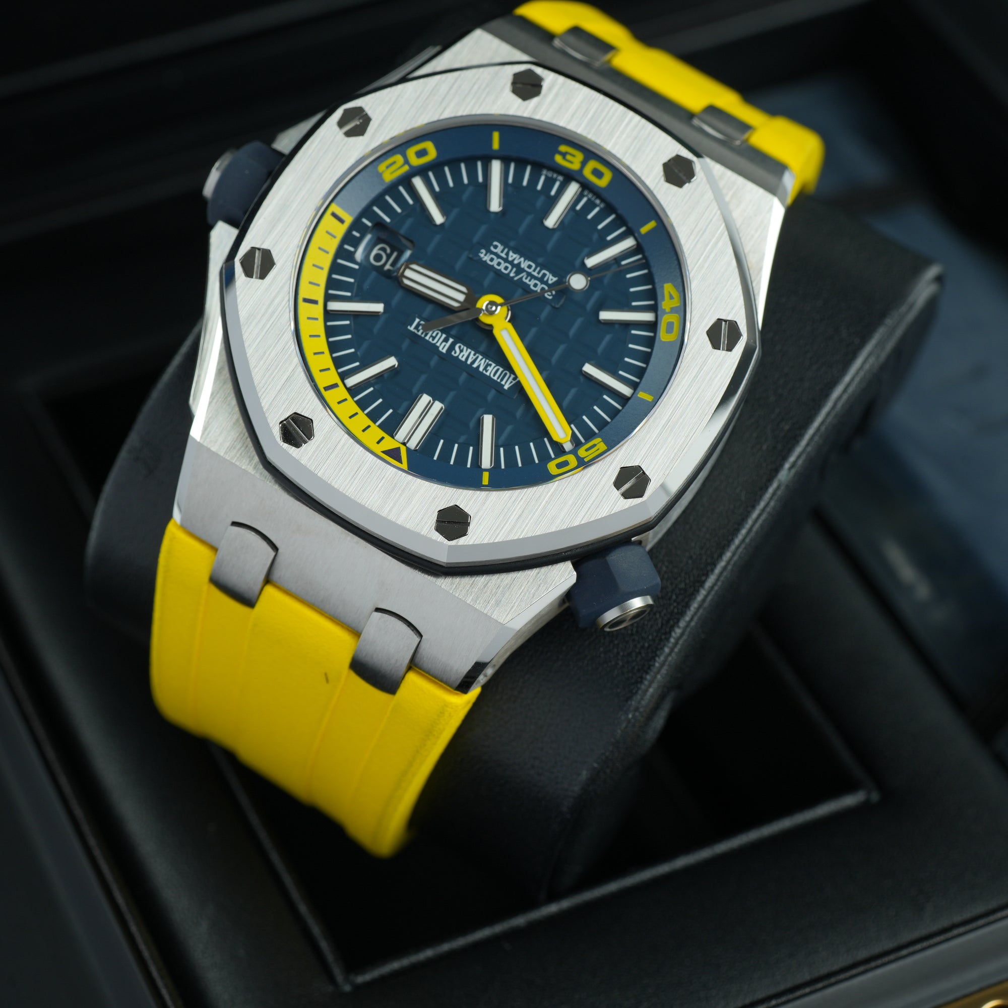Audemars Piguet Royal Oak Offshore 42 Diver Funky Colour 