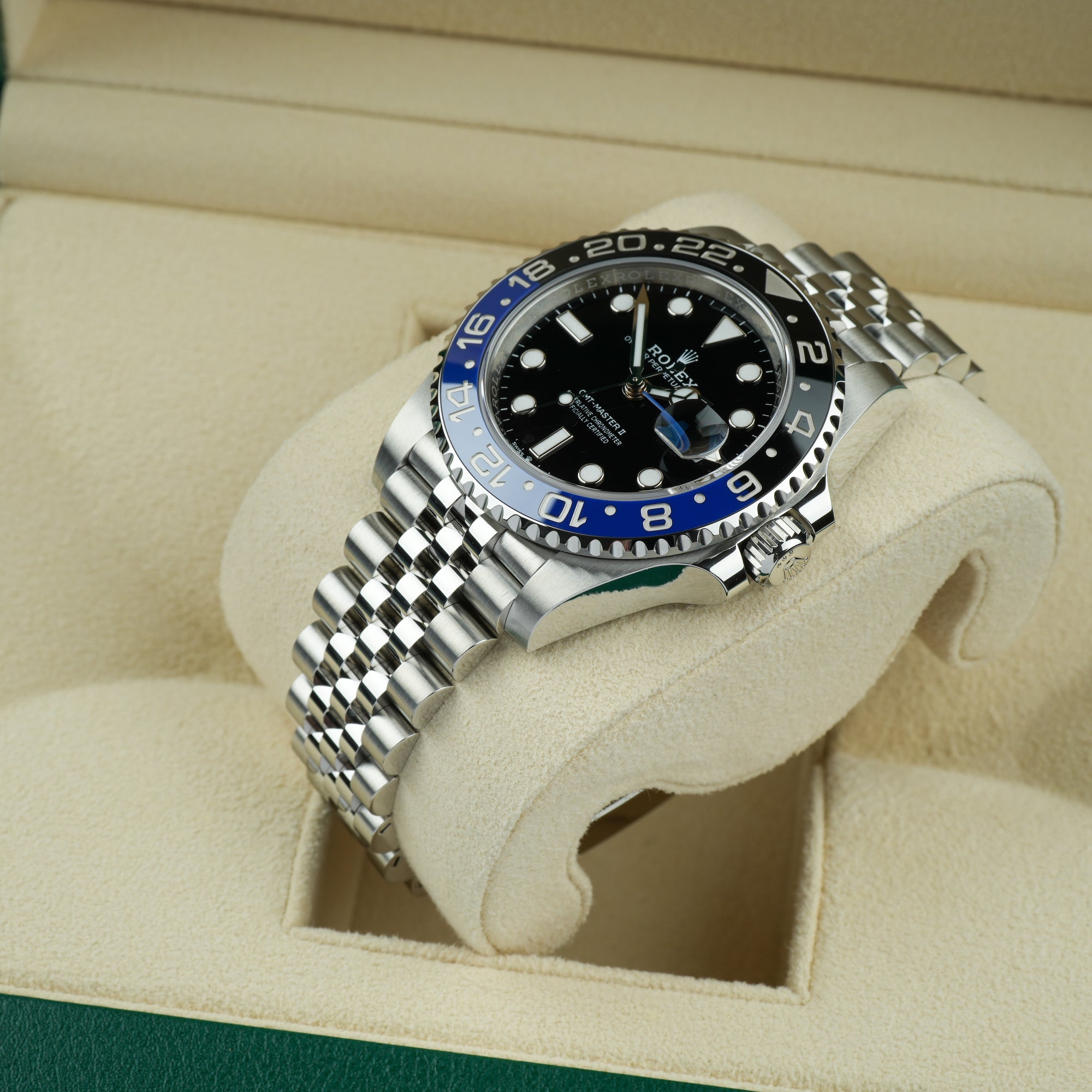 Rolex GMT-Master II Batgirl 126710BLNR Jubilee 40mm right lower lug