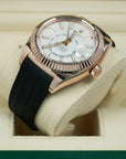 Rolex Sky-Dweller 326135 42mm case lug