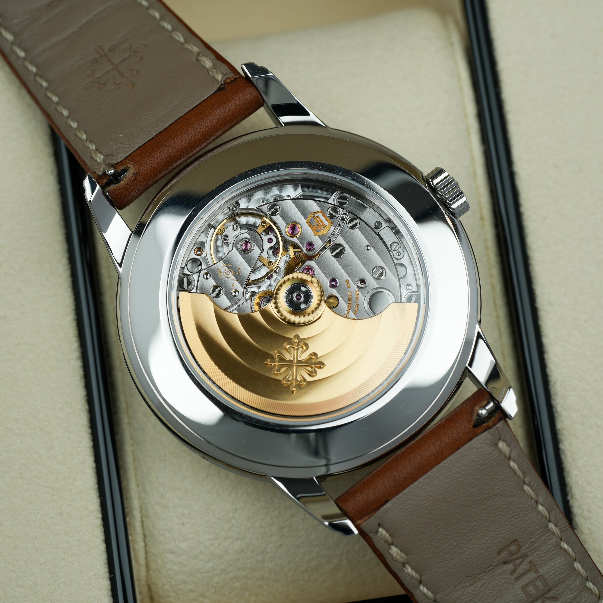 Patek Philippe Calatrava Weekly Calendar 5212A-001 40mm movement caseback