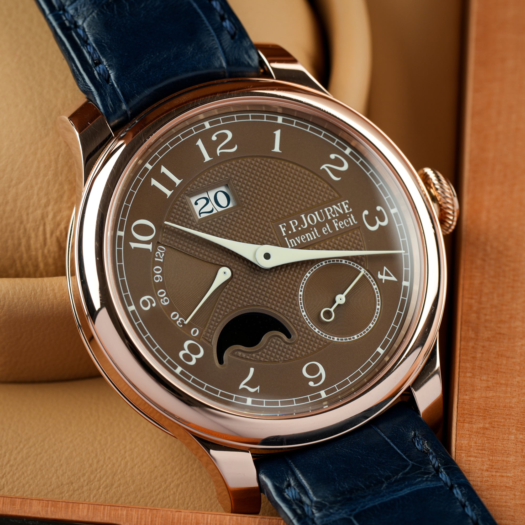 F. P. Journe Octa Automatique Lune Havana 42mm front view dial monophasé