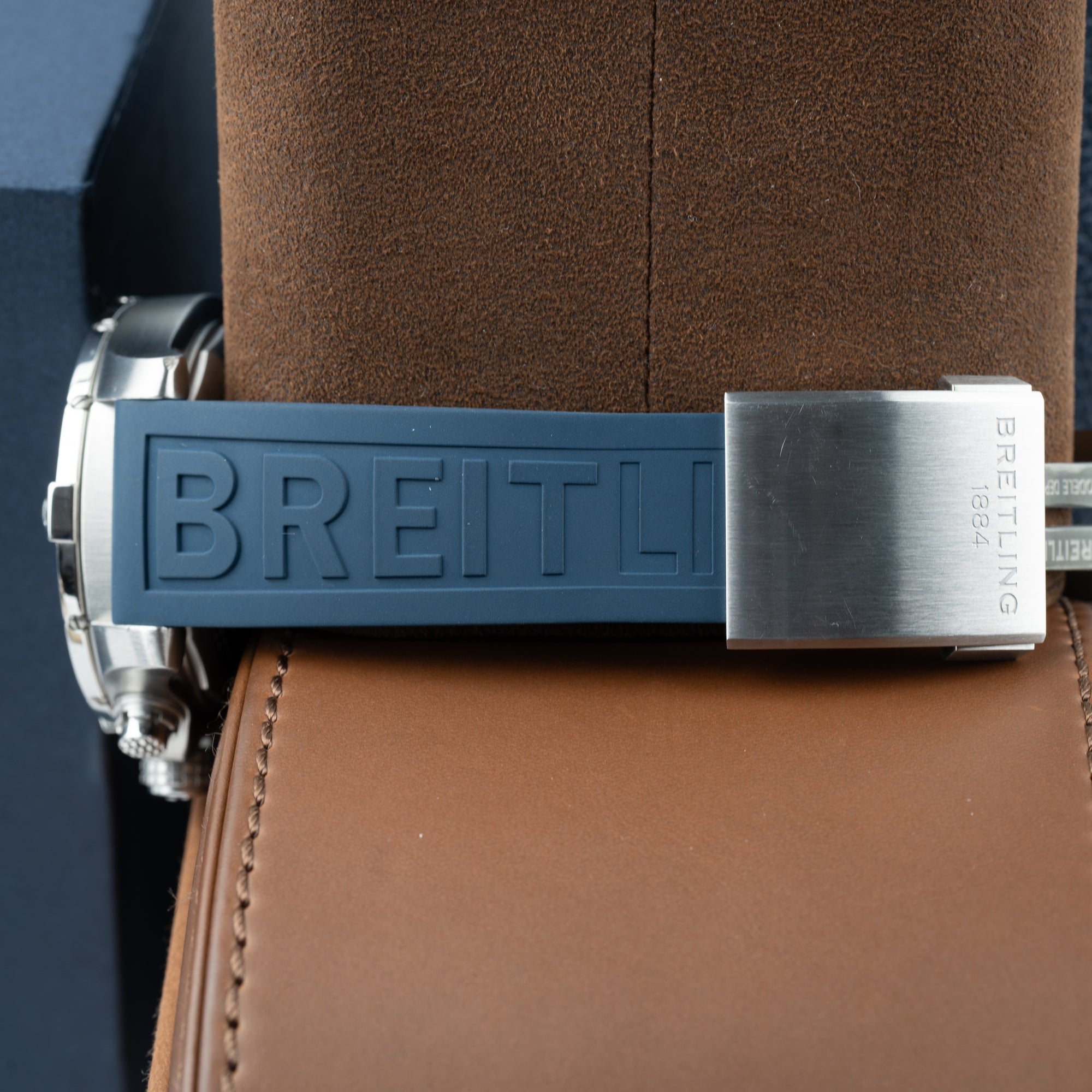 Breitling Avenger Chronograph 45 Ribber Straps