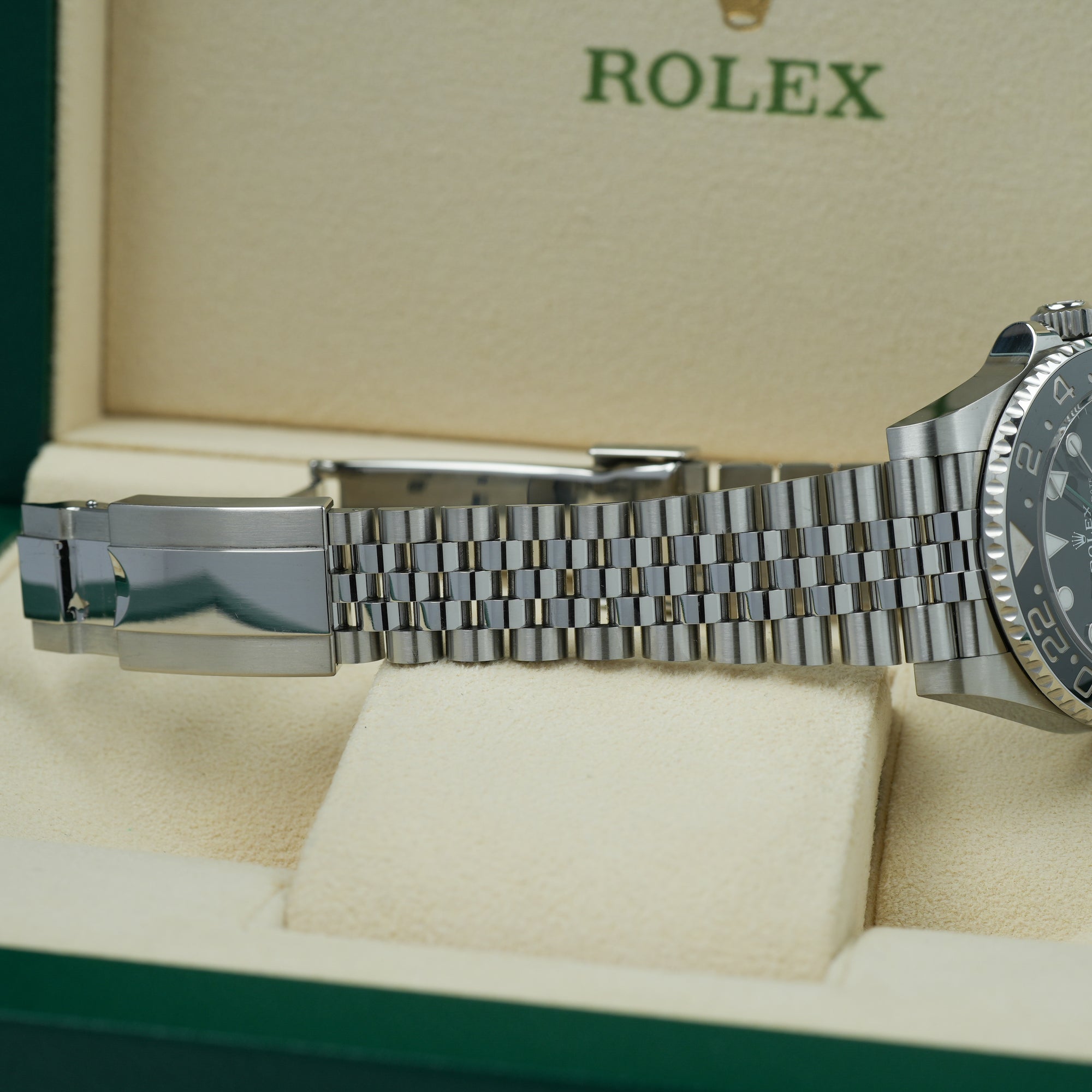 Rolex GMT-Master II 126710GRNR 40mm bracelet