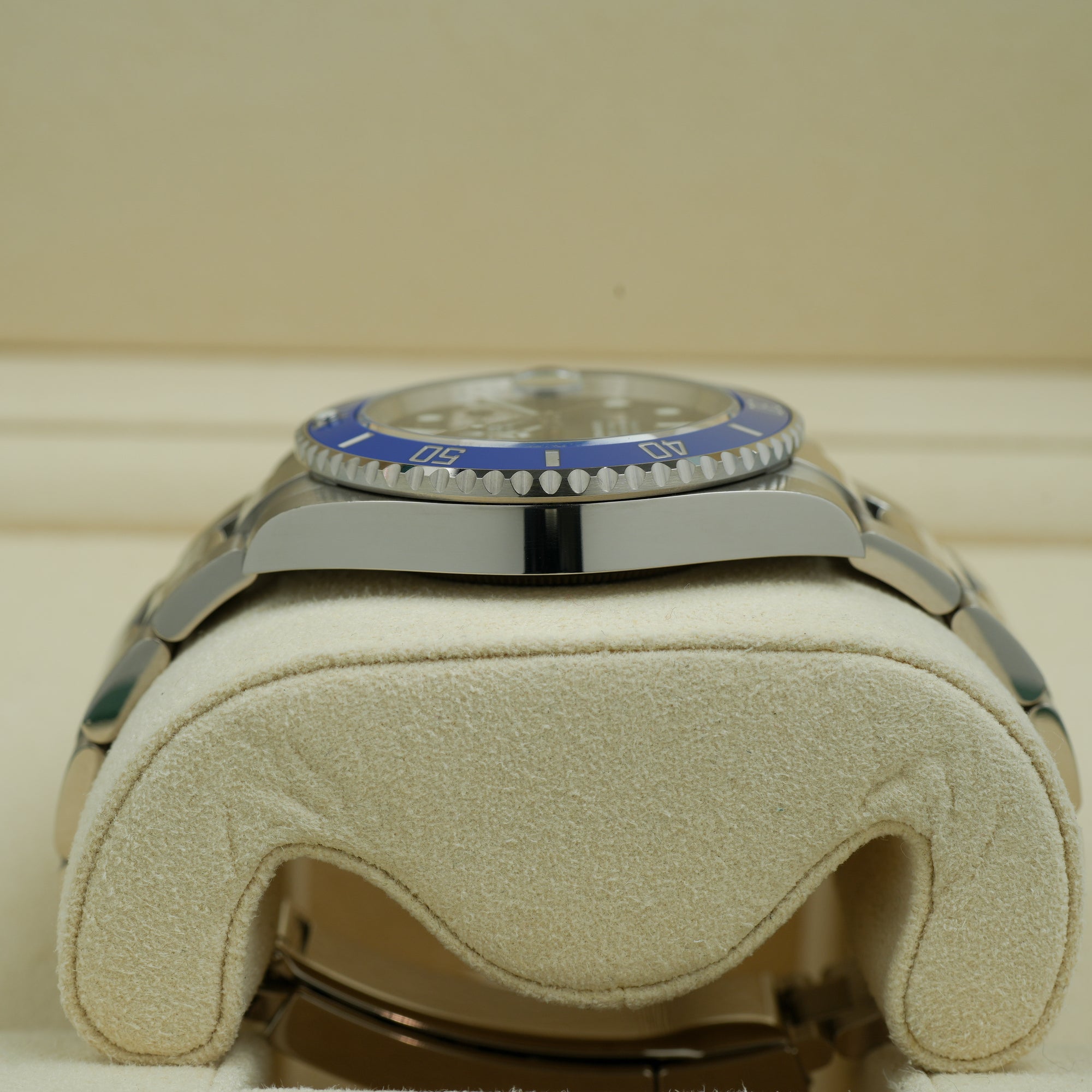 Rolex Submariner Date 126619LB Cookie Monster case lug