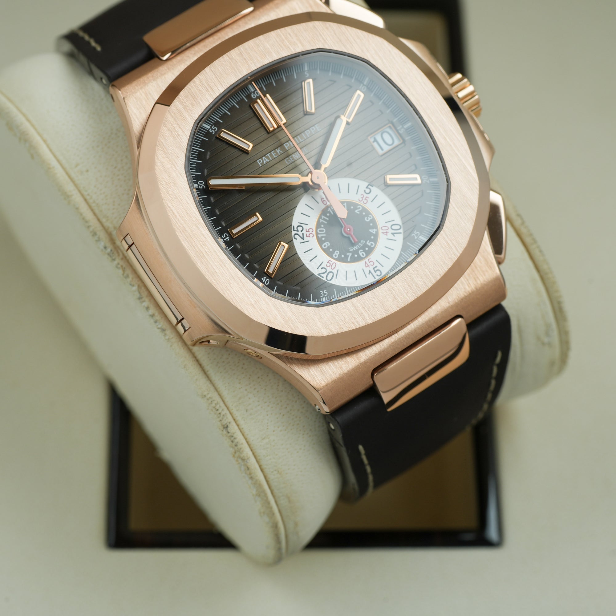 Patek Philippe Nautilus 5980R-001 left lug