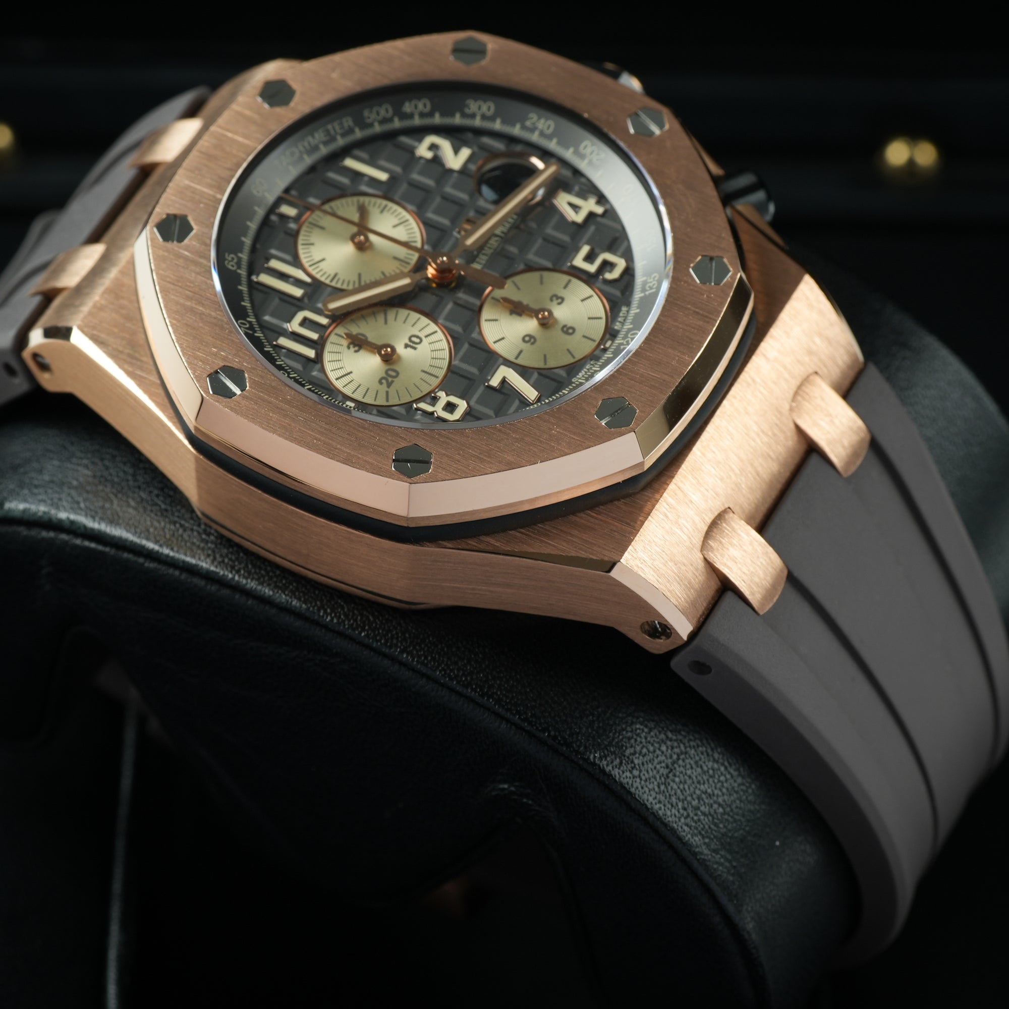 AP Royal Oak Offshore 42mm Gold High Resolution