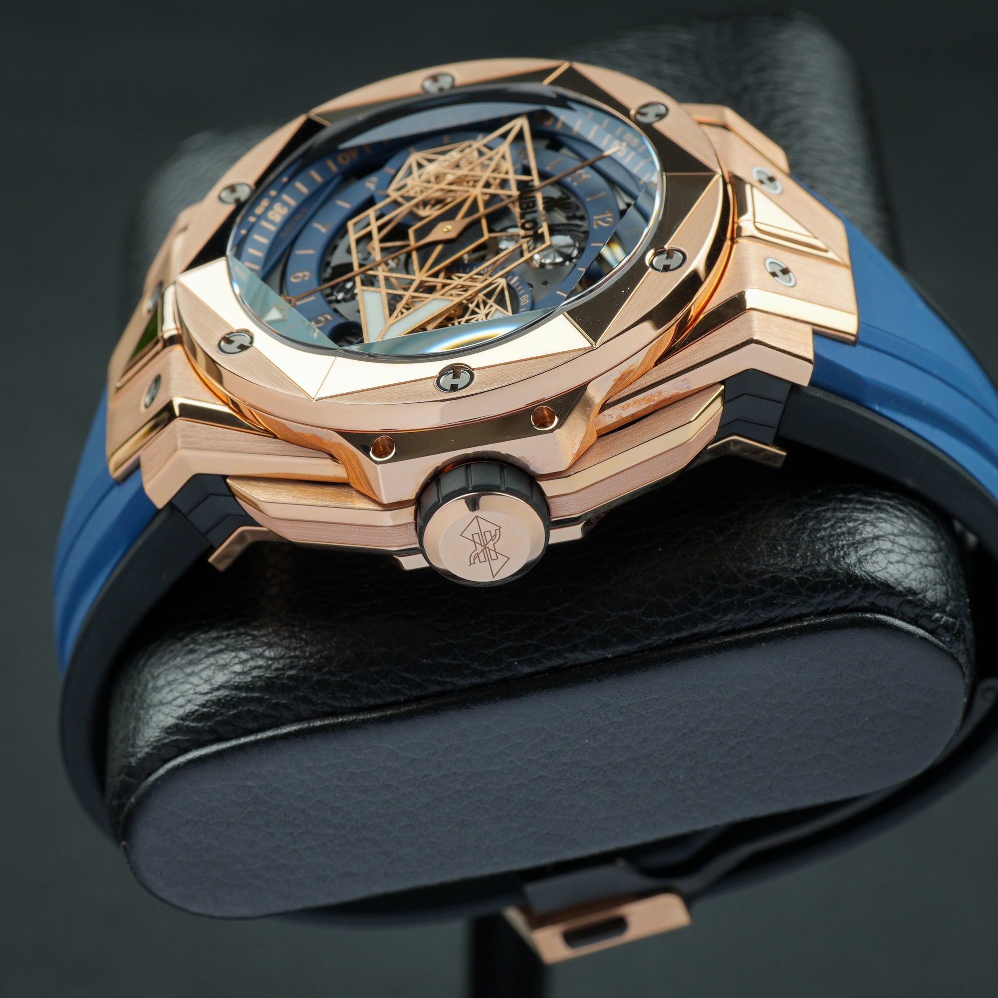 Hublot Big Bang Sang Bleu II King Gold Blue 45mm Lug