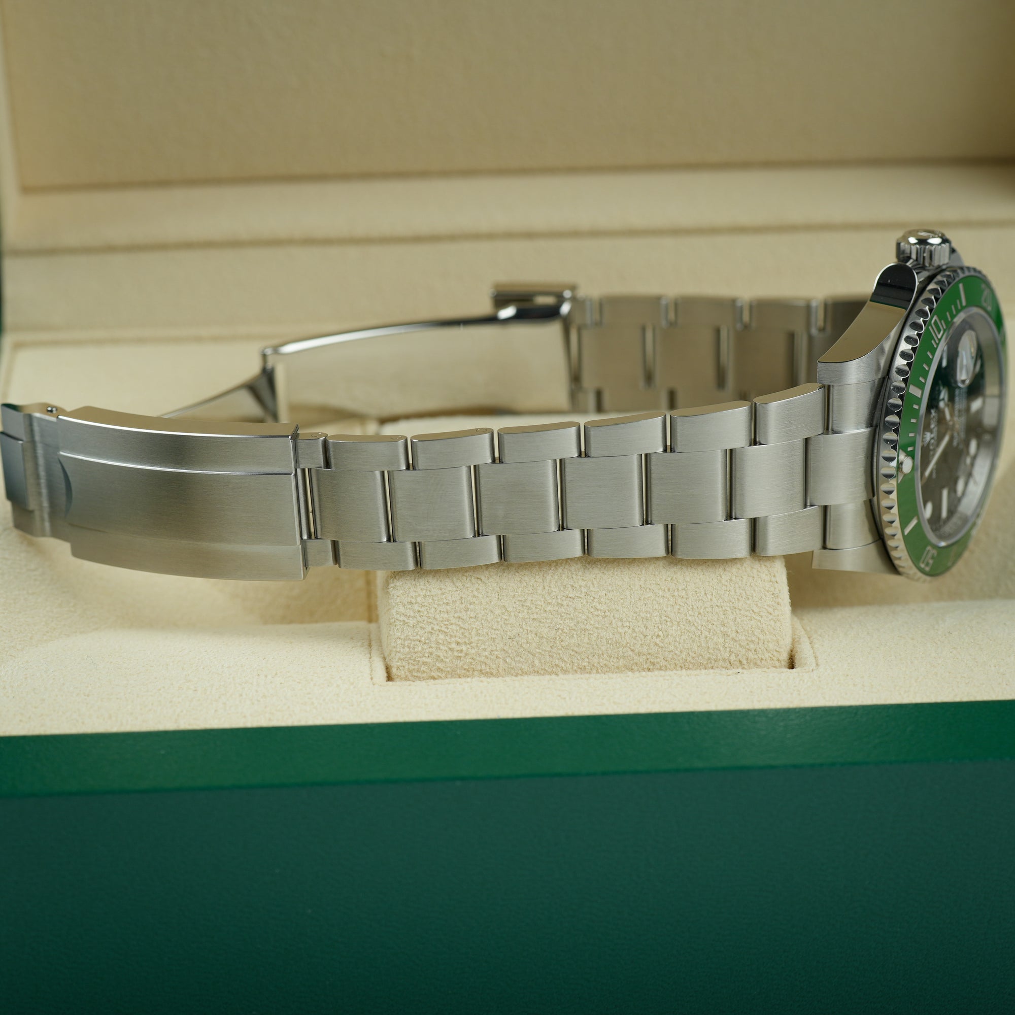 Rolex Submariner Date Starbucks 41mm case lug bracelet