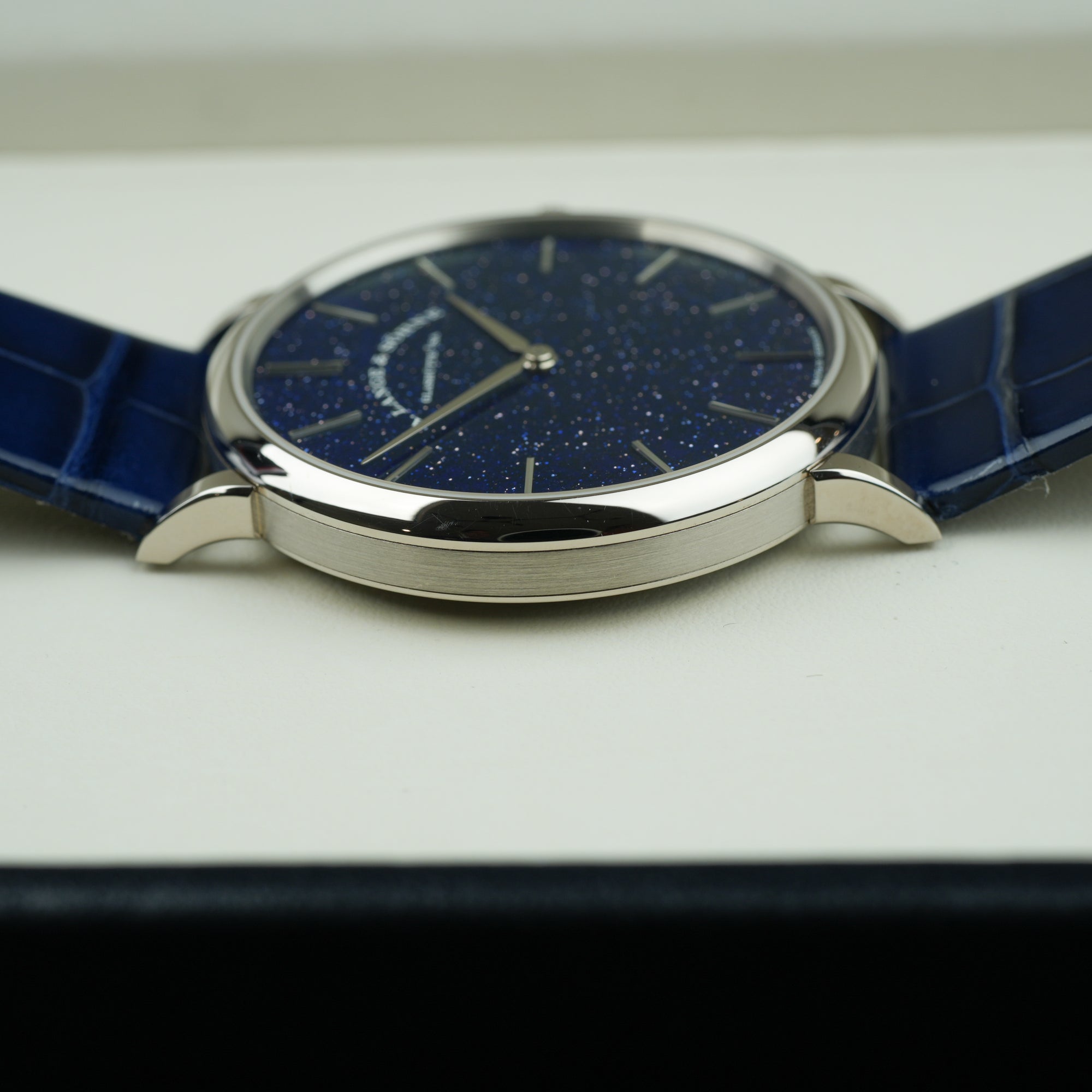  A. Lange &amp; Söhne Saxonia Thin 205.086 39mm case 