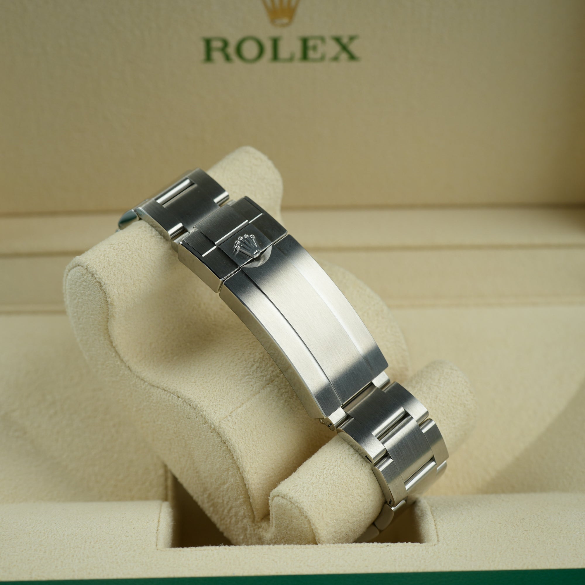 Rolex Submariner Date Starbucks 41mm case lug bracelet clasp