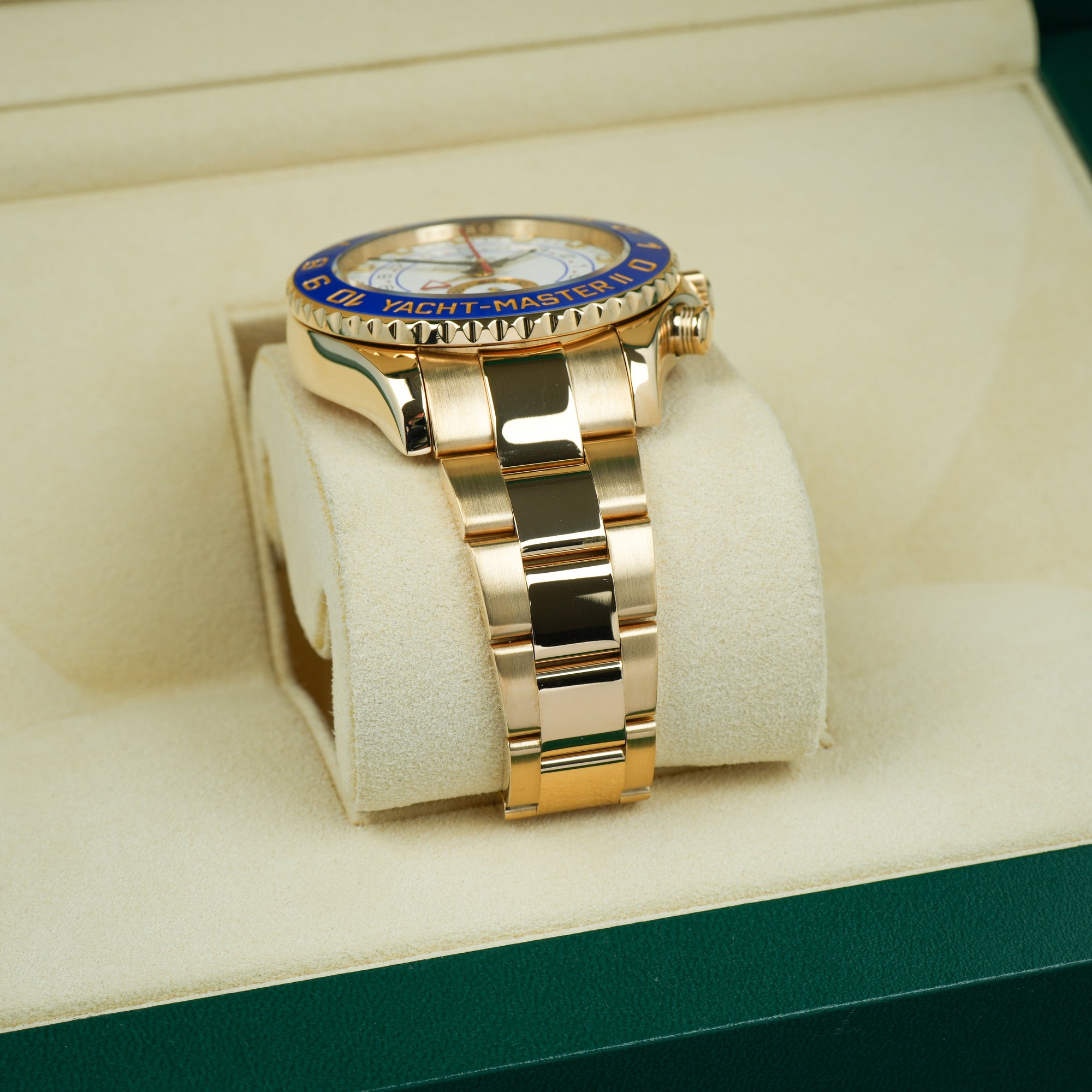 Rolex Yacht-Master II 116688 case lug bracelet