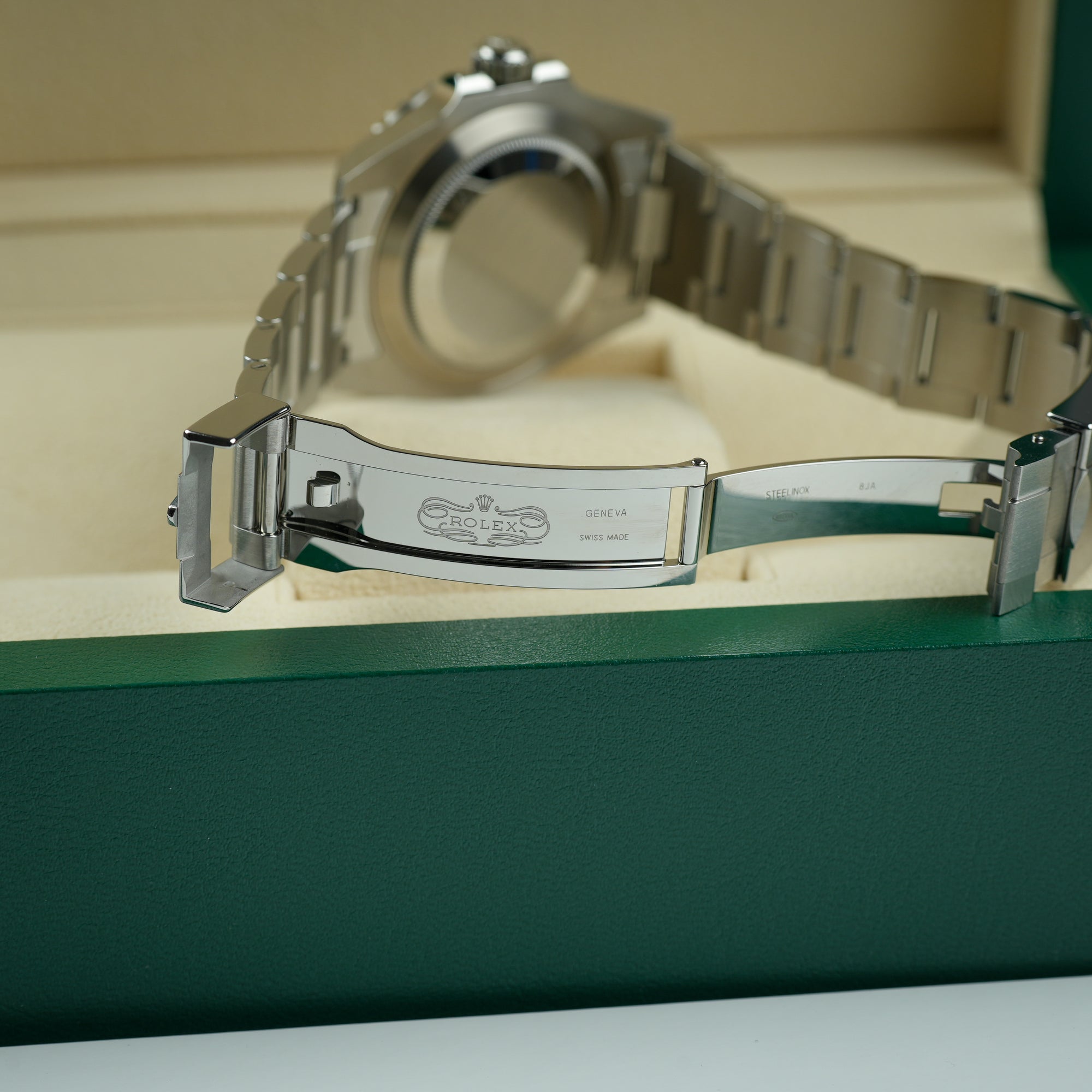 Rolex Submariner Date Starbucks 41mm case lug bracelet