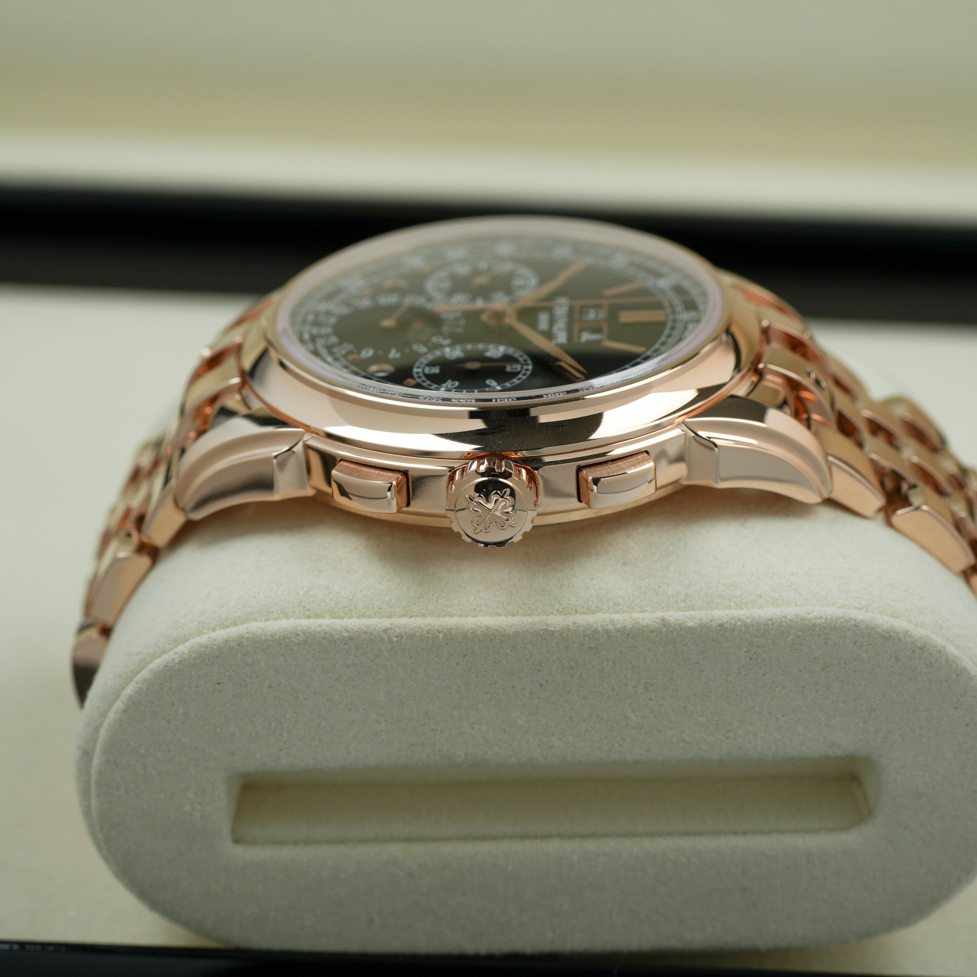 Patek Philippe Grand Complications 5270R/1R-001 41mm right case