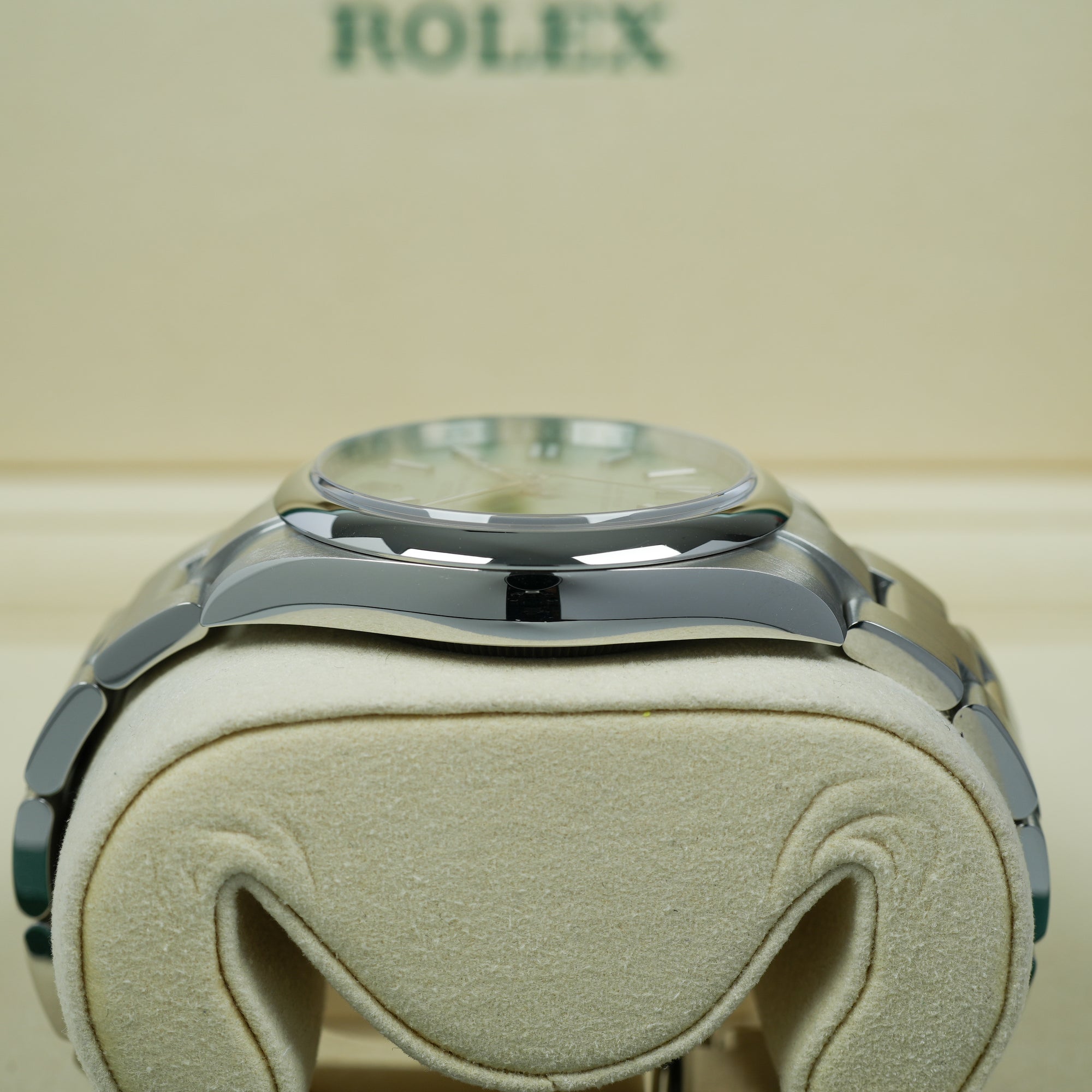 Rolex Oyster Perpetual Pistachio 134300 41mm case
