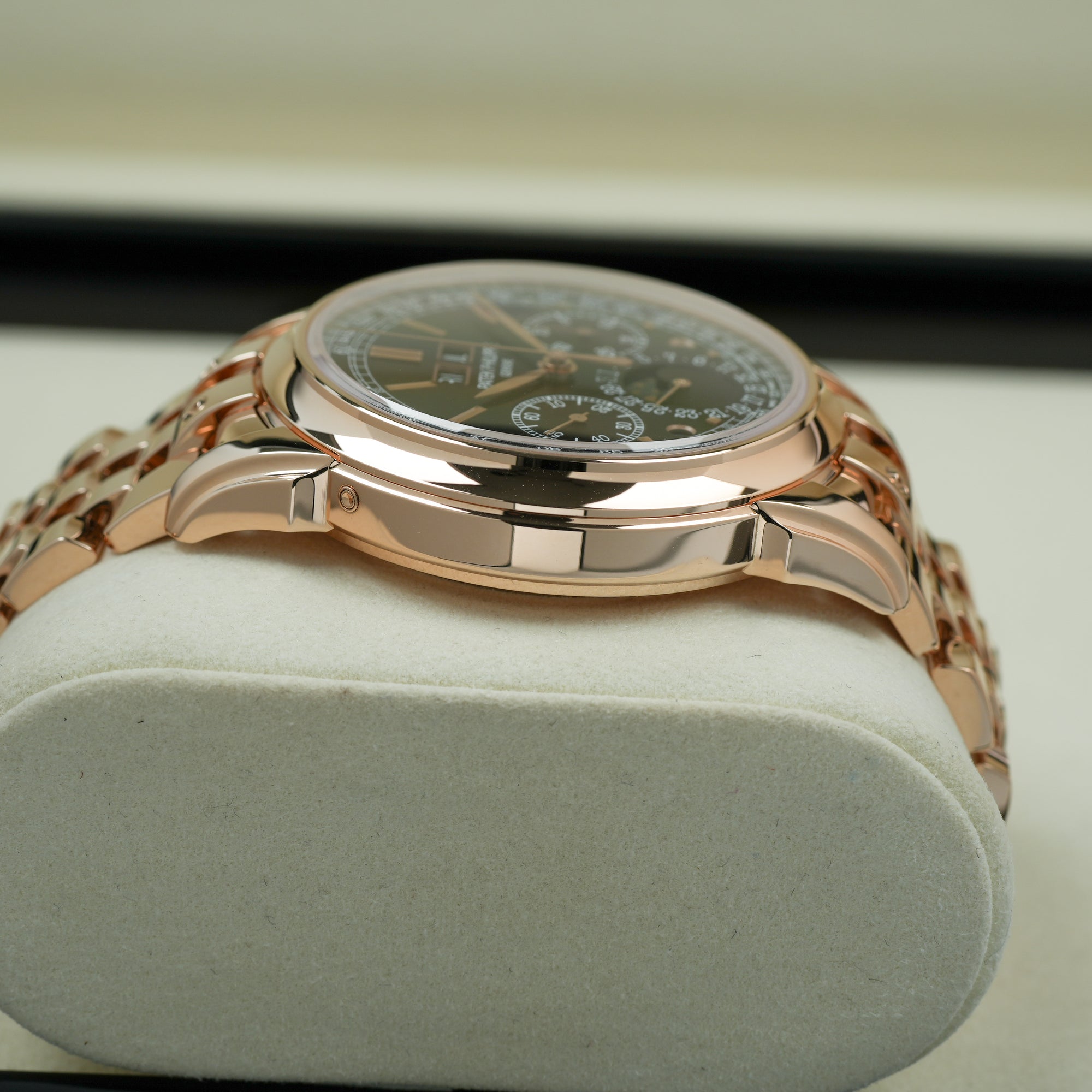 Patek Philippe Grand Complications 5270R/1R-001 41mm left case