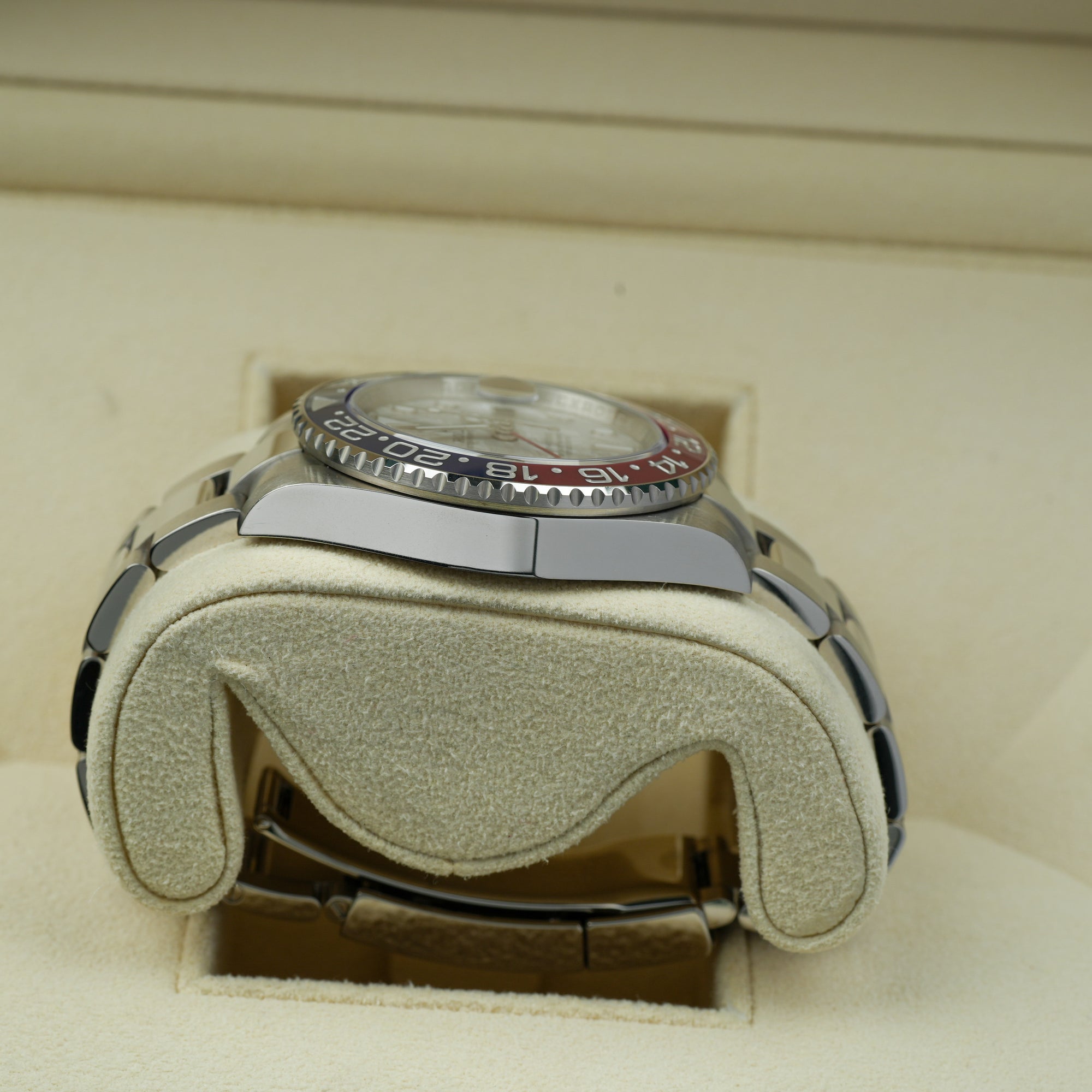 Rolex GMT-Master II 126719BLRO Meteorite lug case
