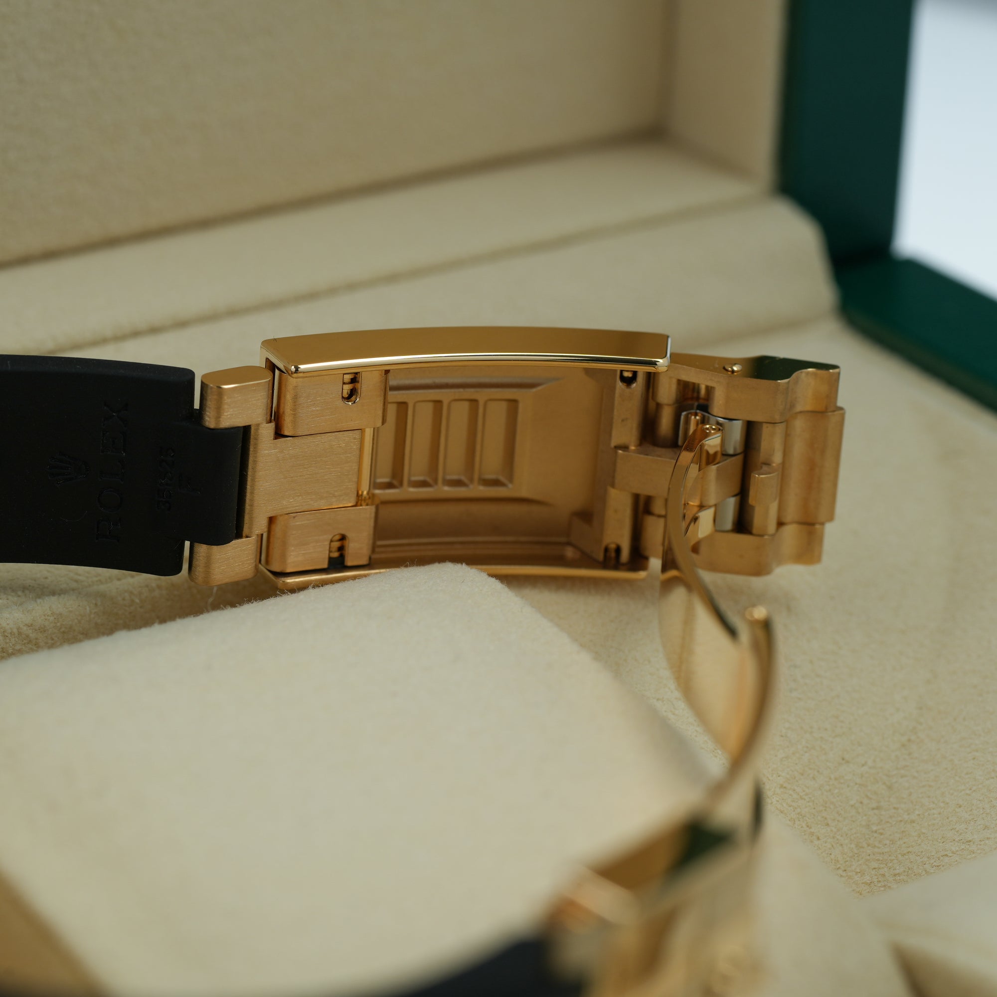 Rolex Yacht-Master 226658 case lug glidelock