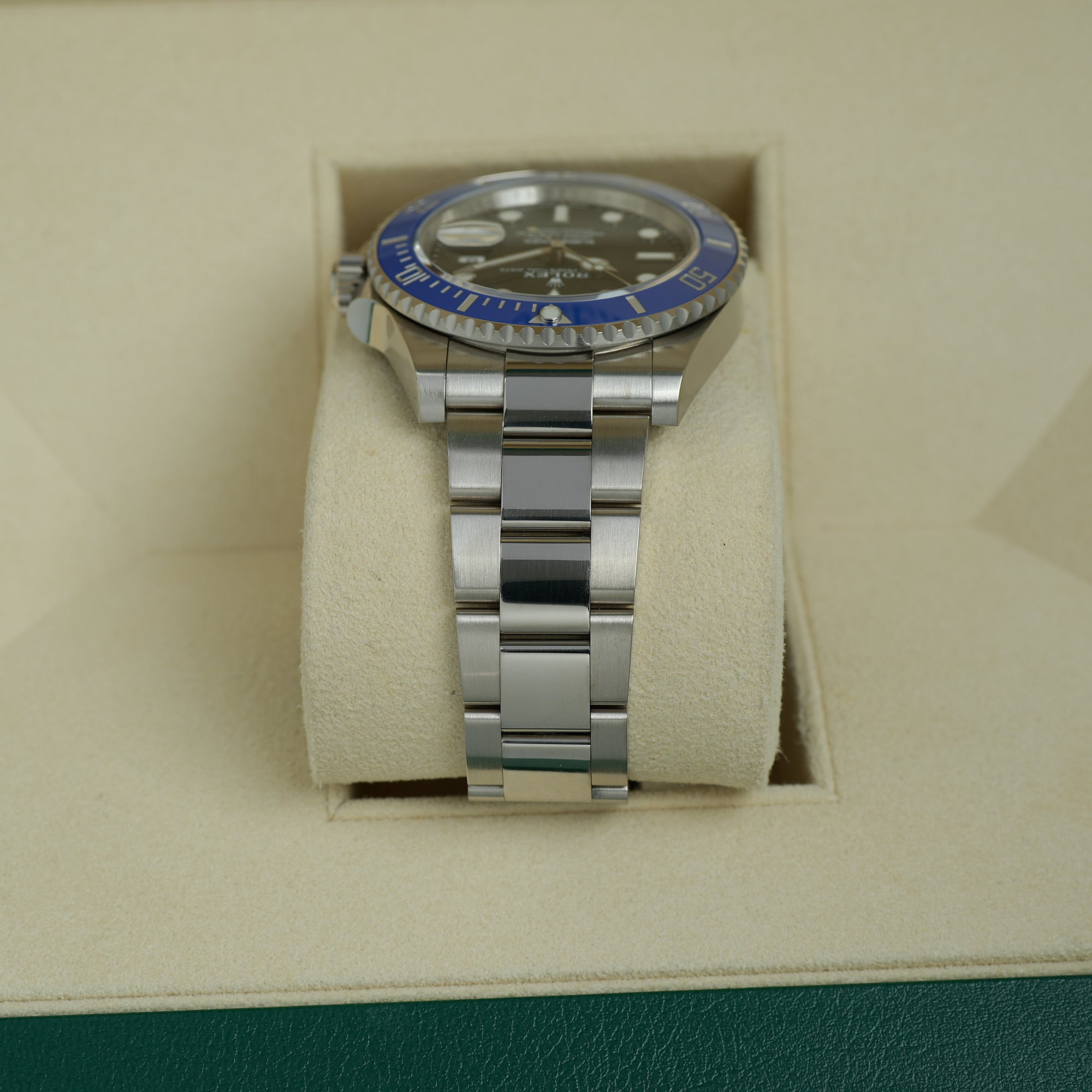 Rolex Submariner Date 126619LB Cookie Monster case lug bracelet