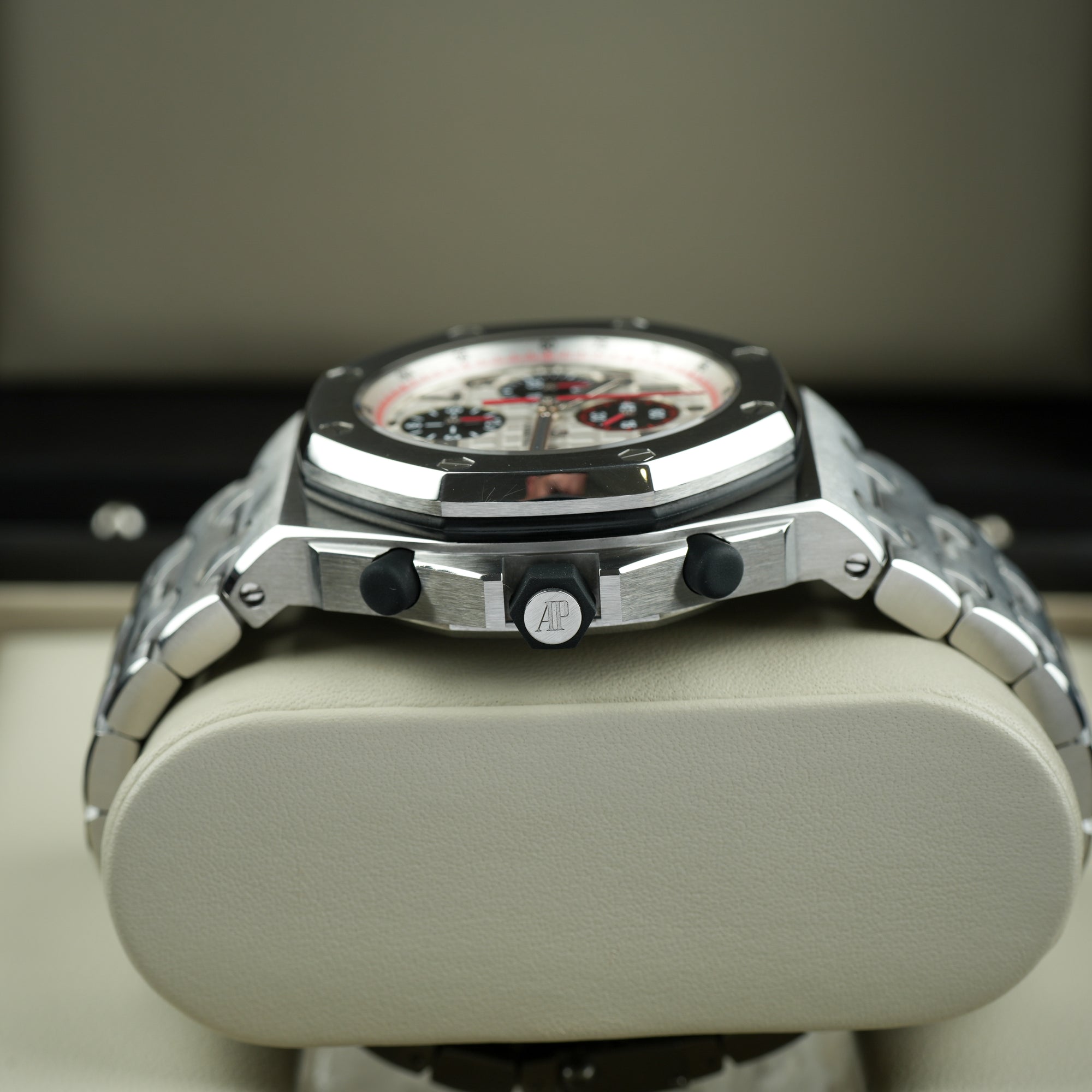 AP Royal Oak Offshore 42mm Panda Lugs