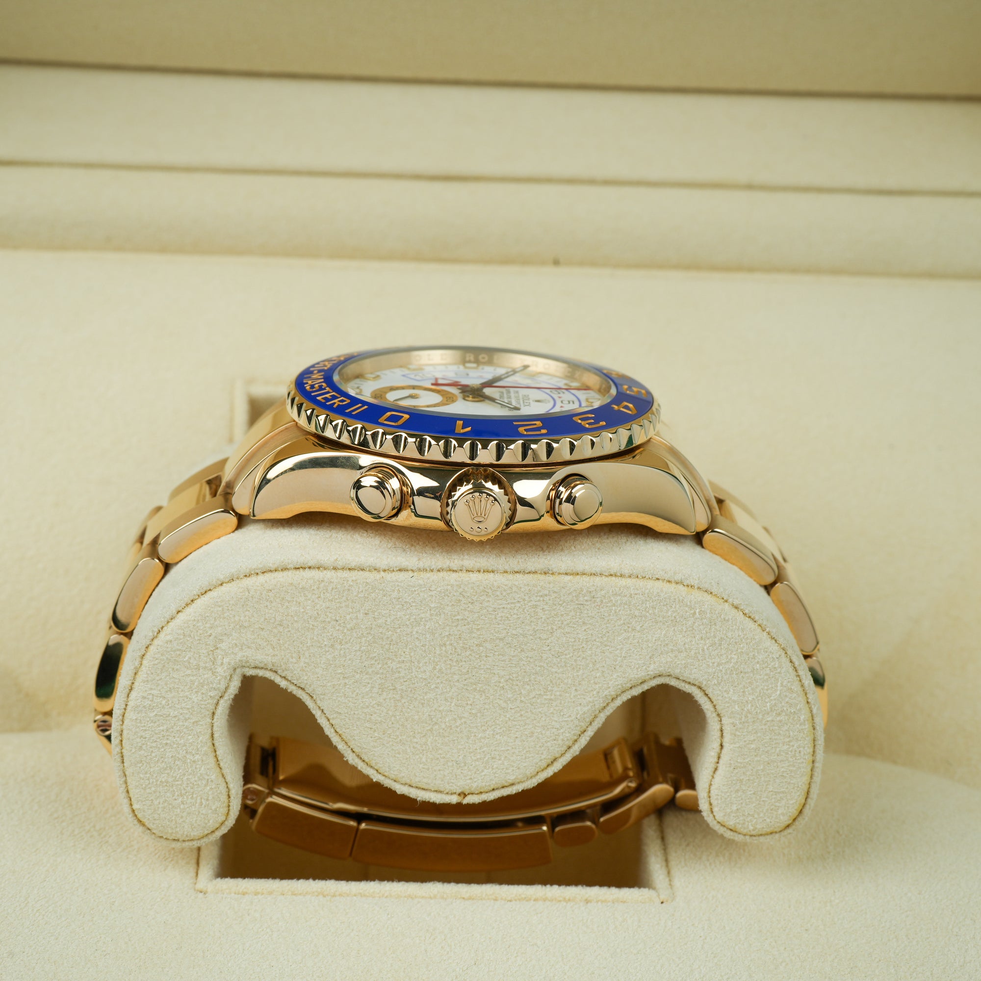 Rolex Yacht-Master II 116688 case lug bracelet crown