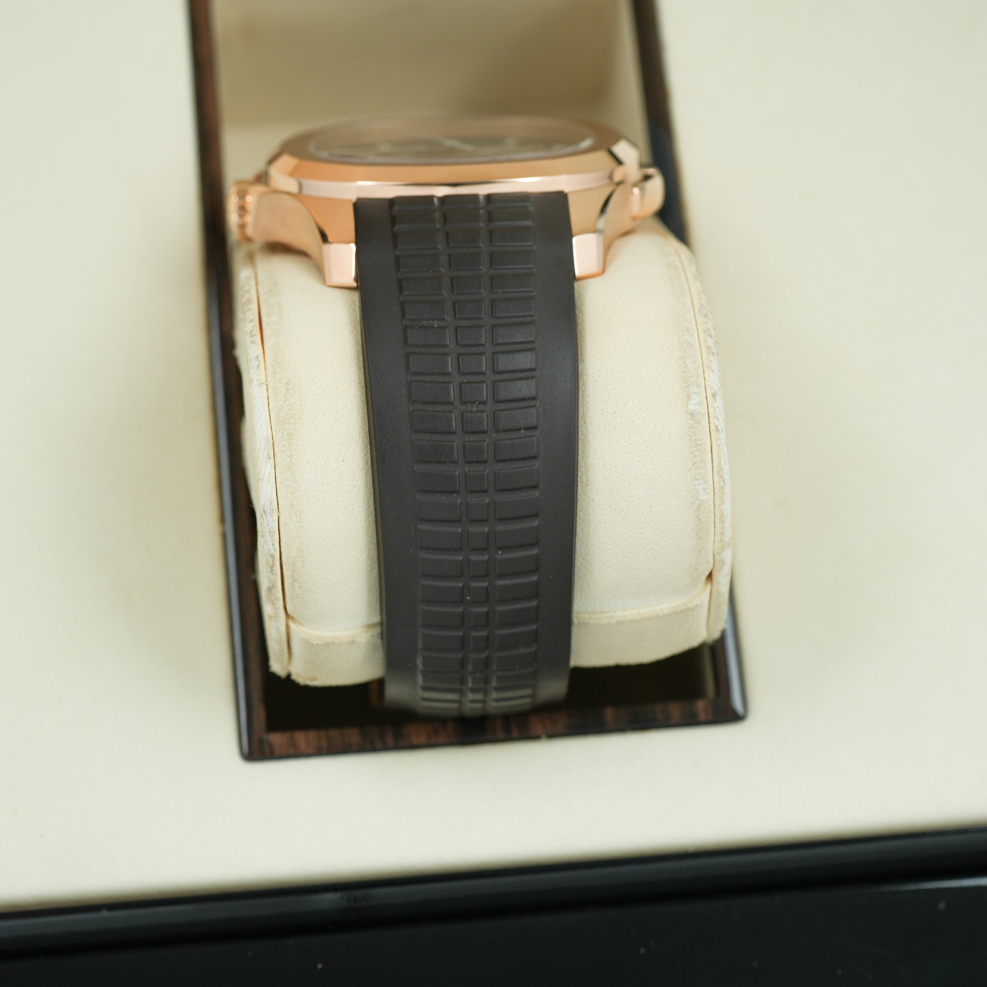 Patek Philippe Aquanaut 5164R-001  strap