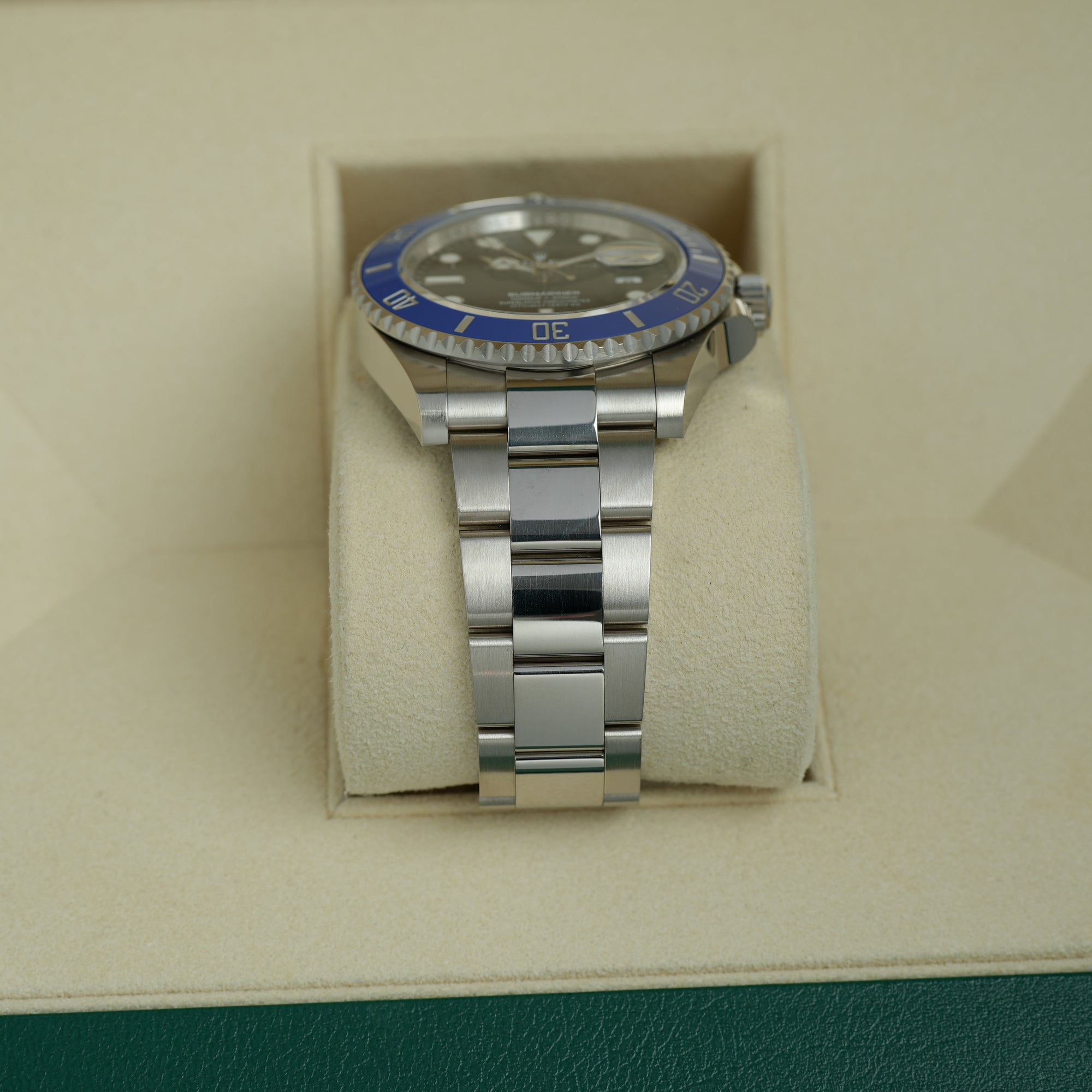 Rolex Submariner Date 126619LB Cookie Monster case lug bracelet