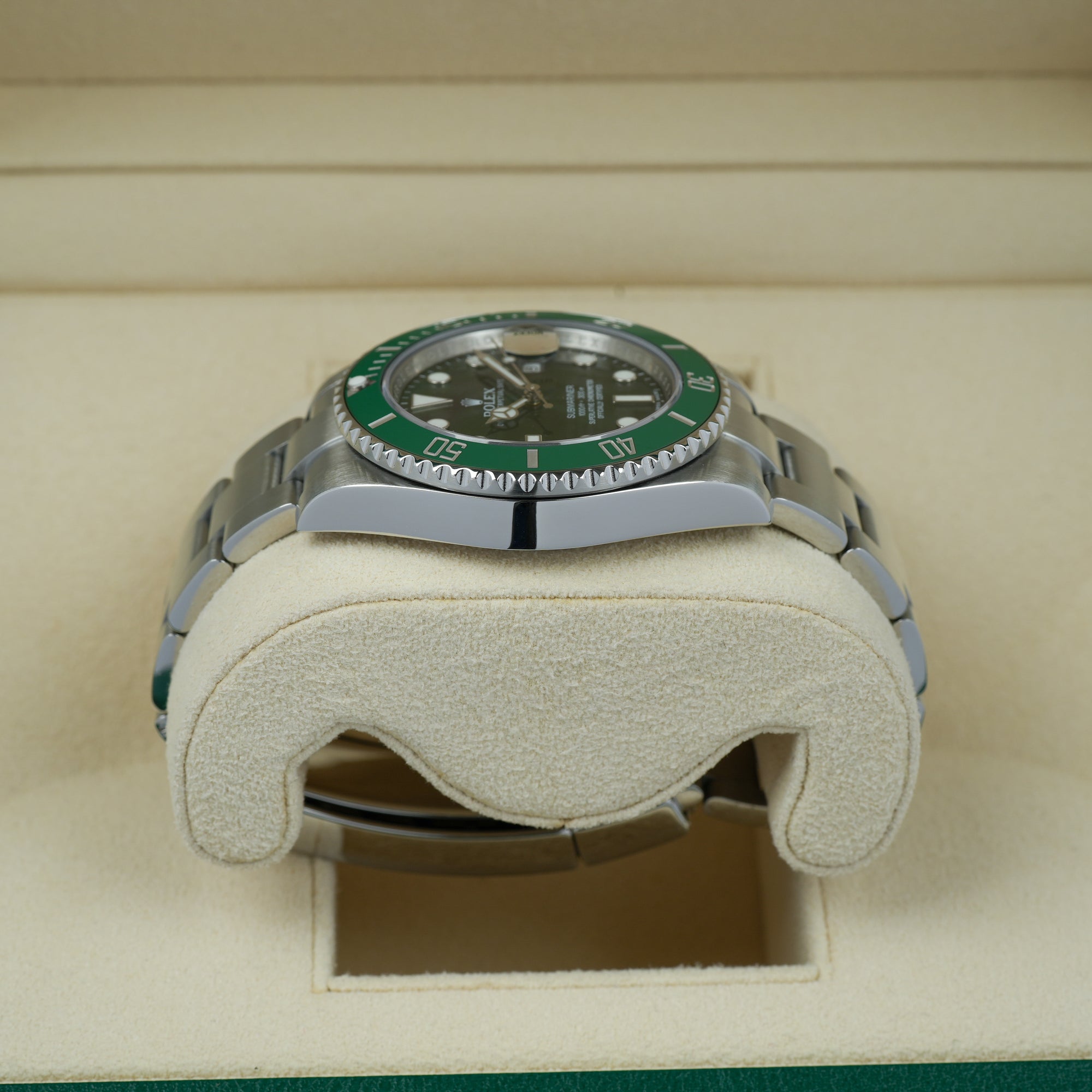 Rolex Submariner Date Hulk 41mm lug case